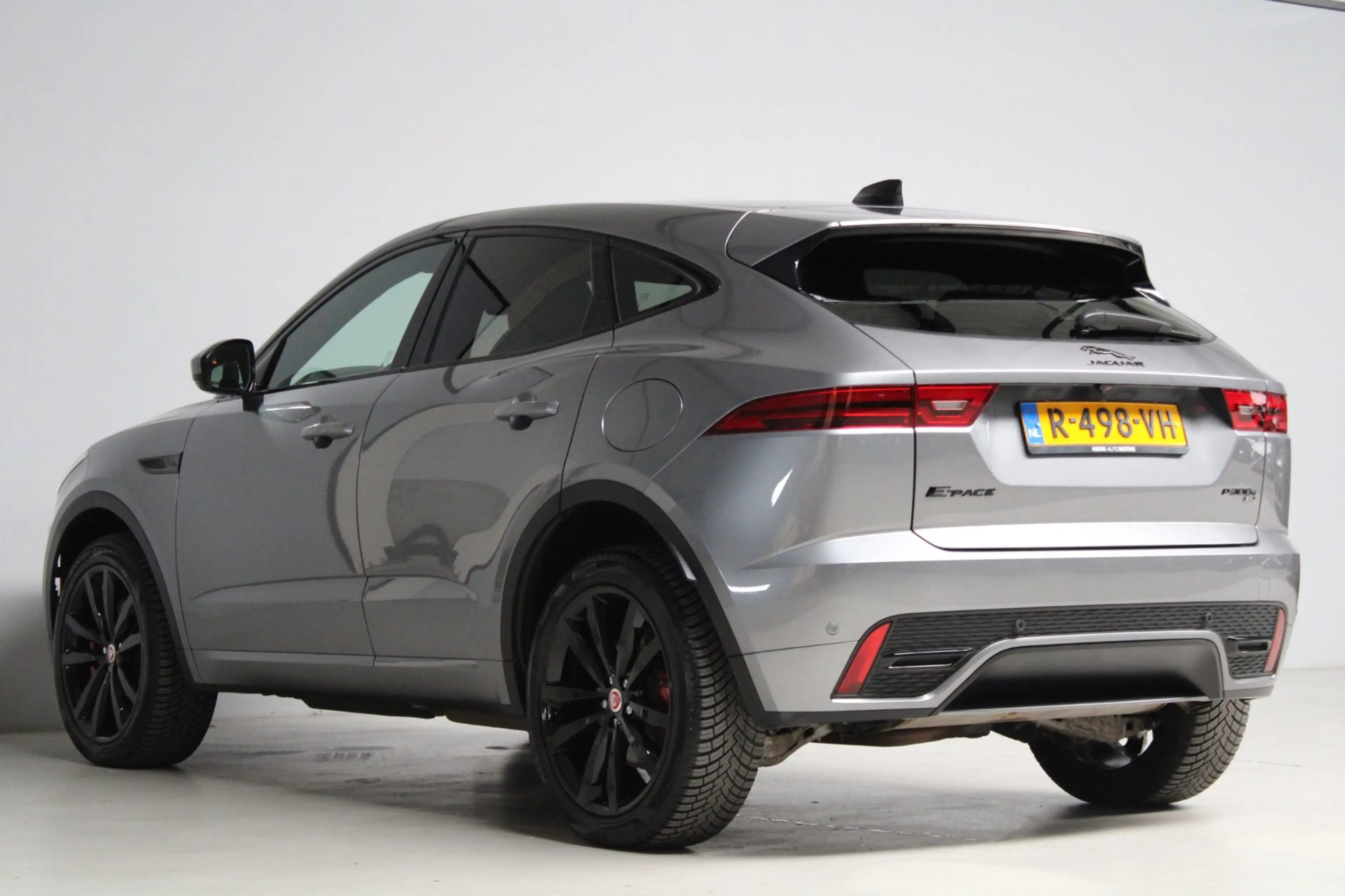 Jaguar E-Pace 1.5 P300e AWD R-Dynamic HSE | panoramadak | meridi — photo 28