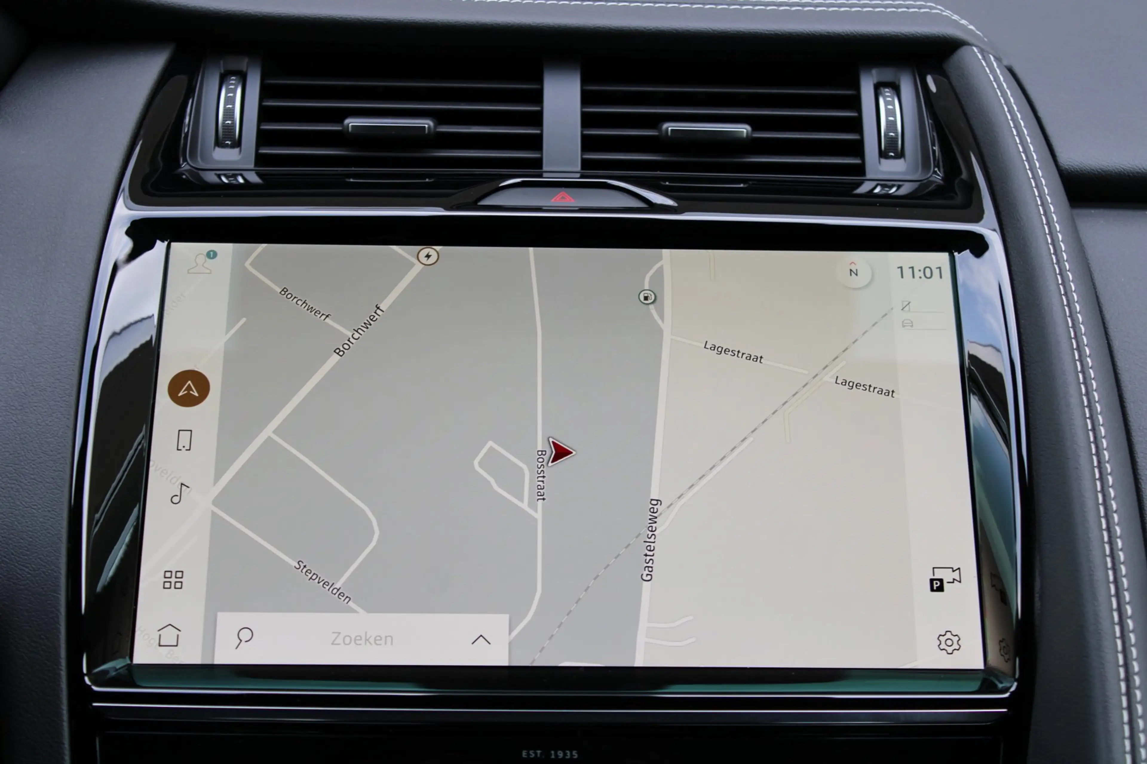 Jaguar E-Pace 1.5 P300e AWD R-Dynamic HSE | panoramadak | meridi — photo 5