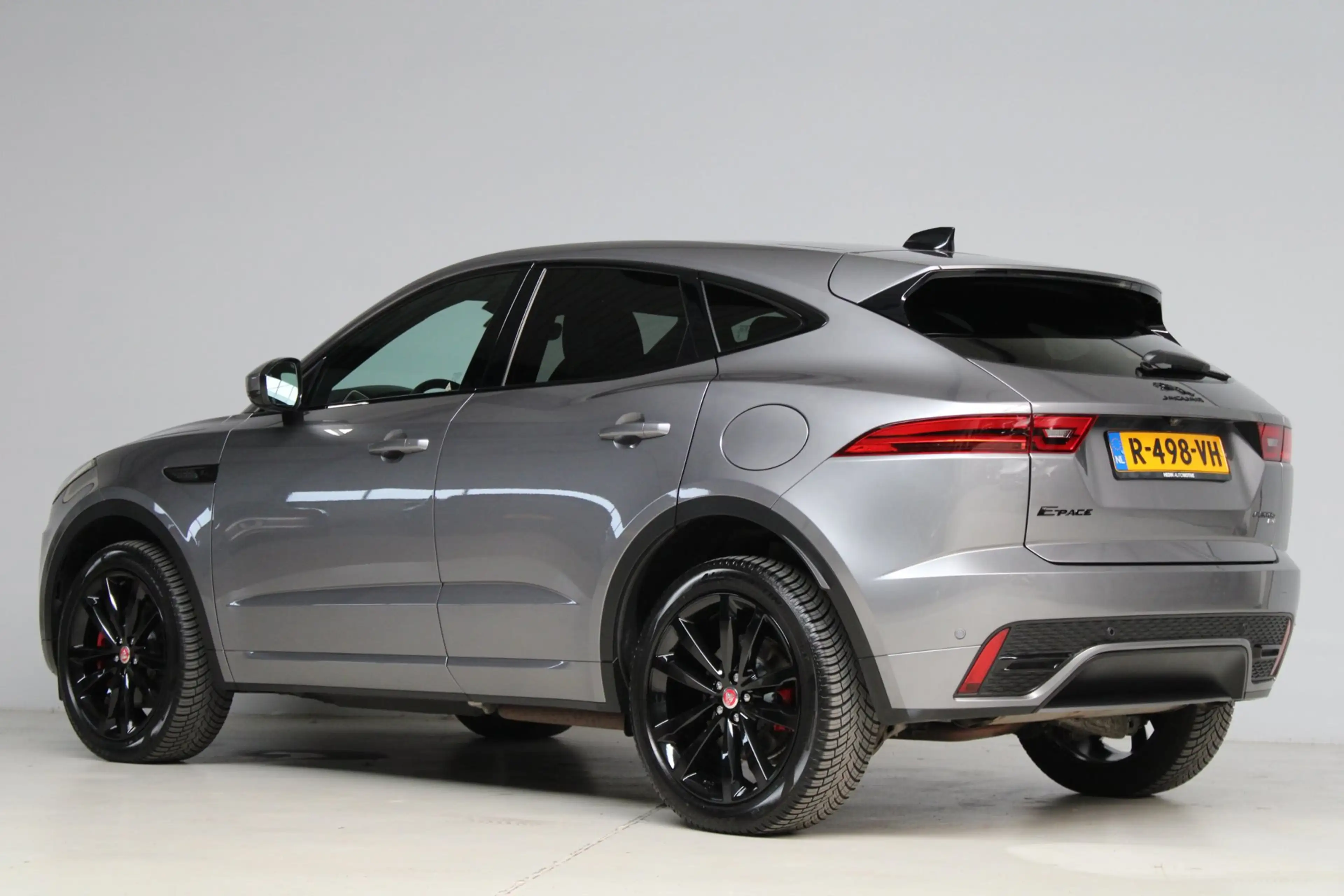 Jaguar E-Pace 1.5 P300e AWD R-Dynamic HSE | panoramadak | meridi — photo 17
