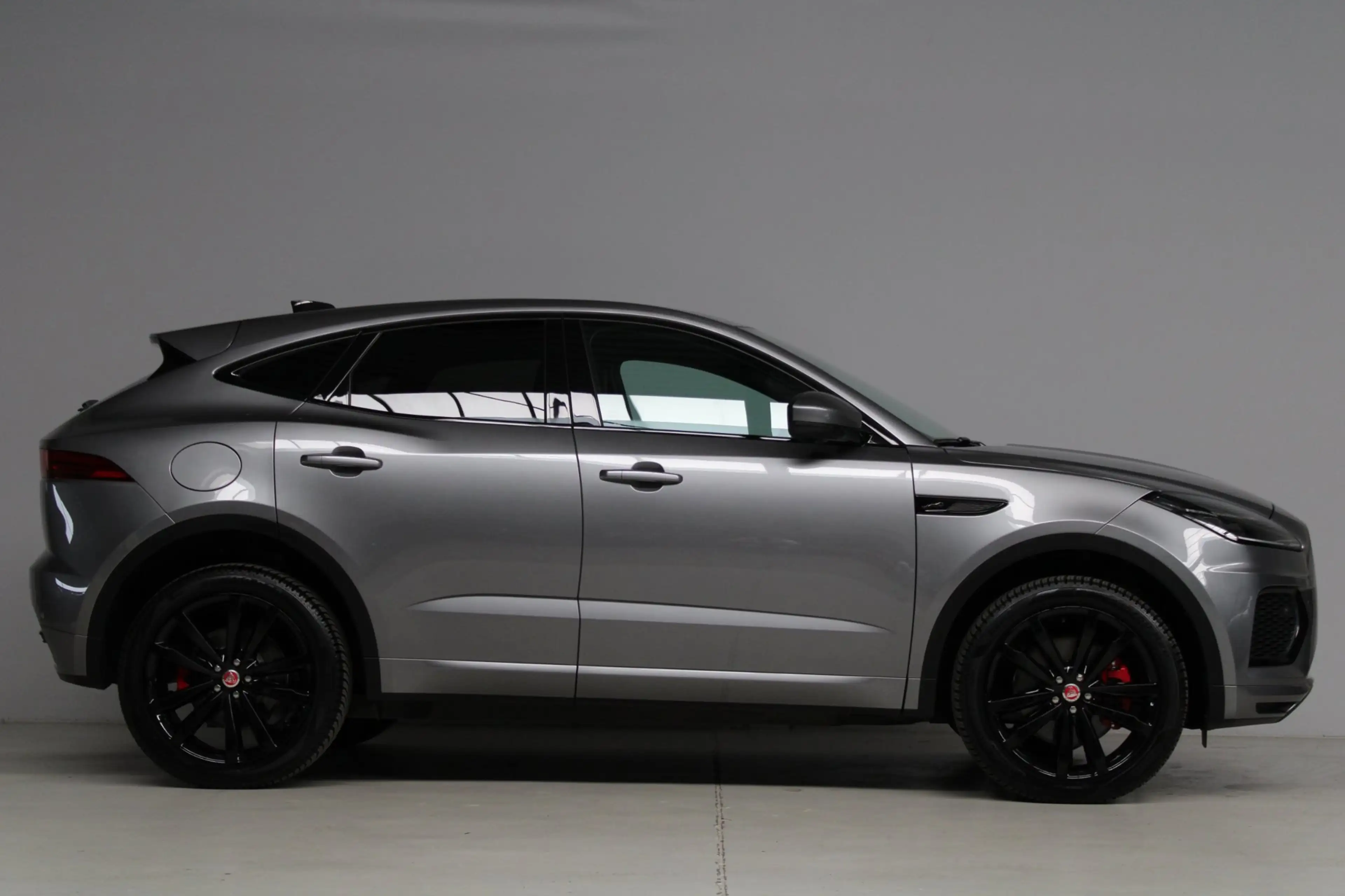 Jaguar E-Pace 1.5 P300e AWD R-Dynamic HSE | panoramadak | meridi — photo 10