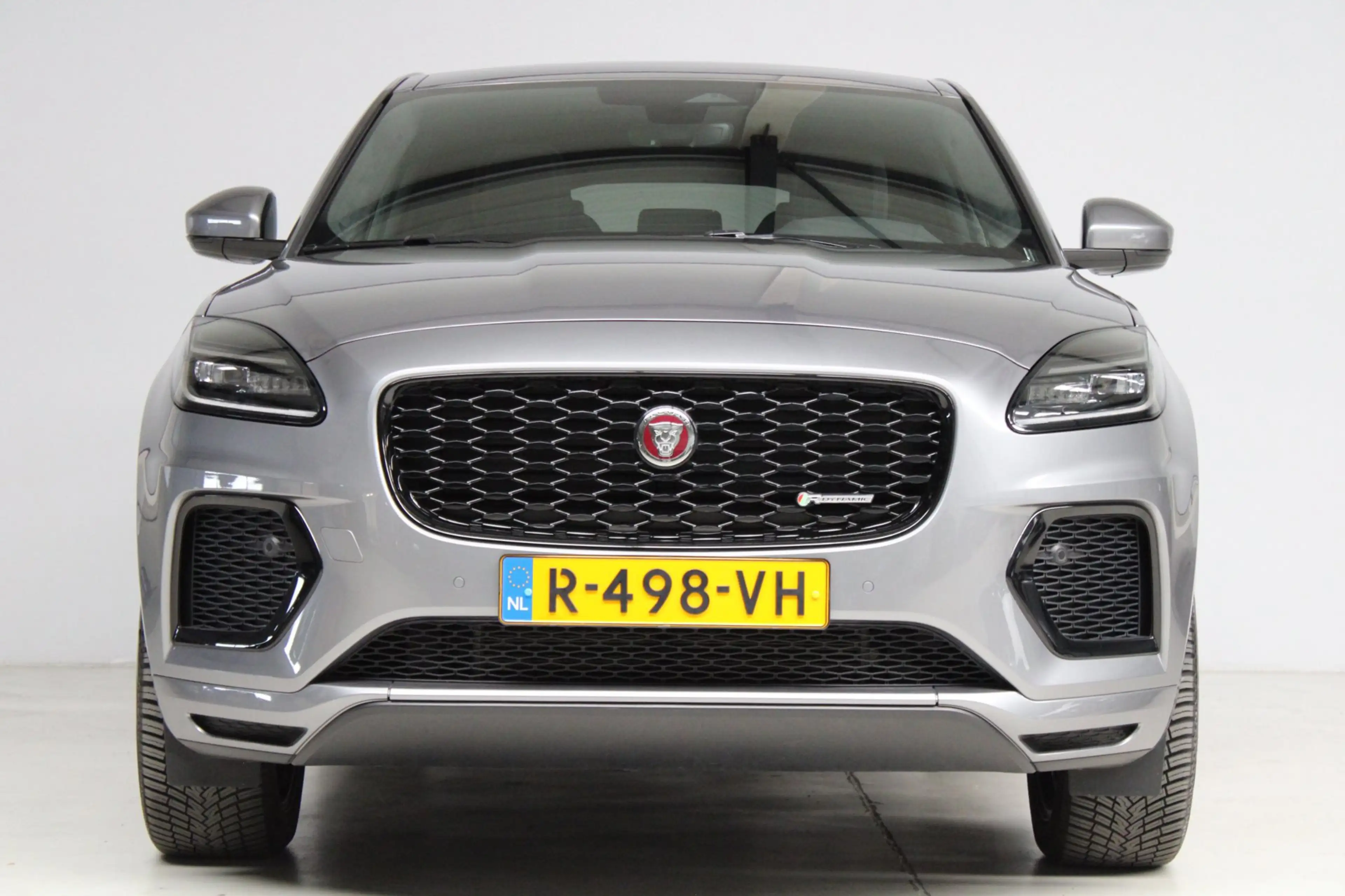 Jaguar E-Pace 1.5 P300e AWD R-Dynamic HSE | panoramadak | meridi — photo 26