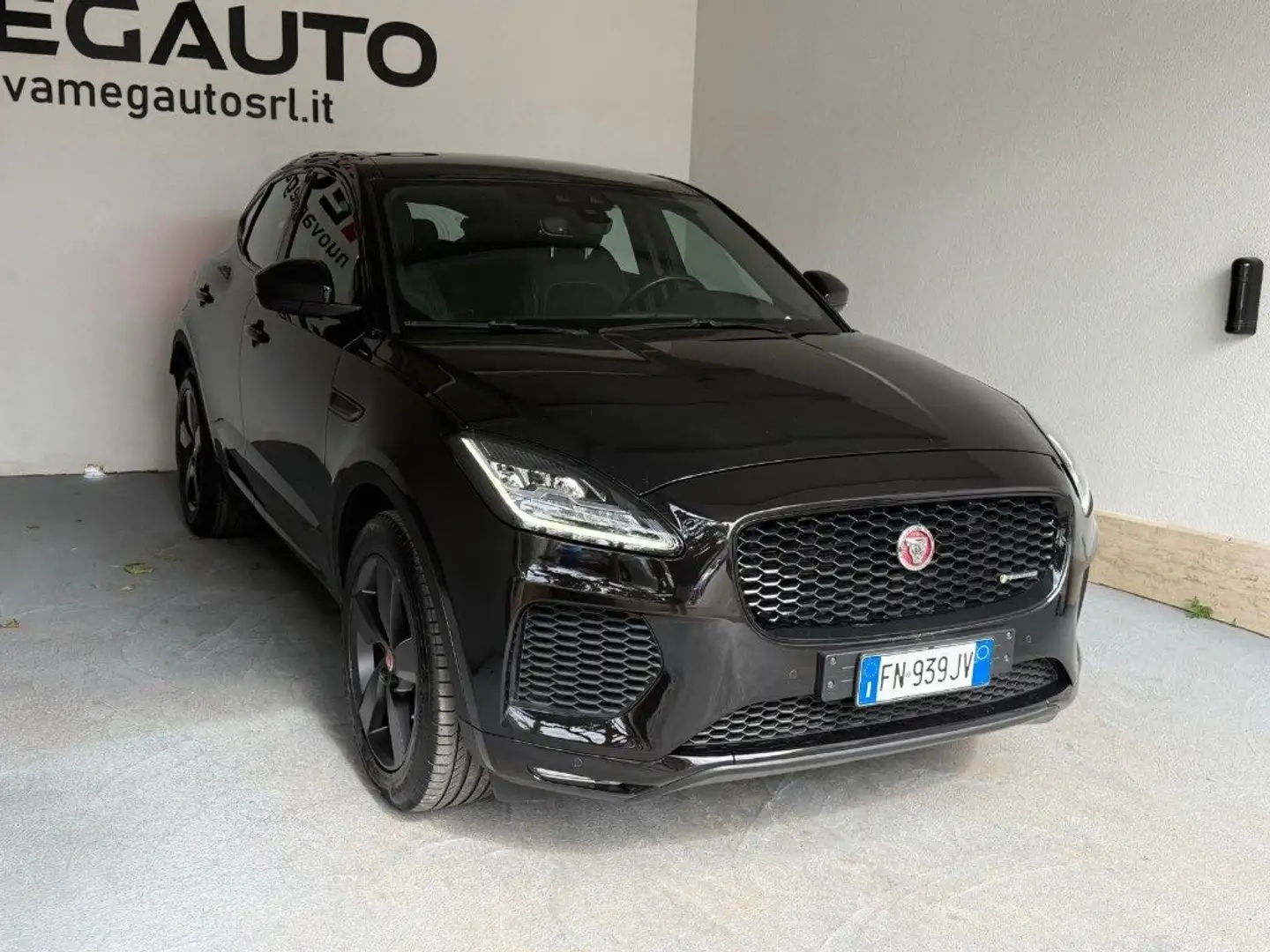 Jaguar E-Pace 2.0D 150 CV AWD aut. SE R-DYNAMIC Noir - 1