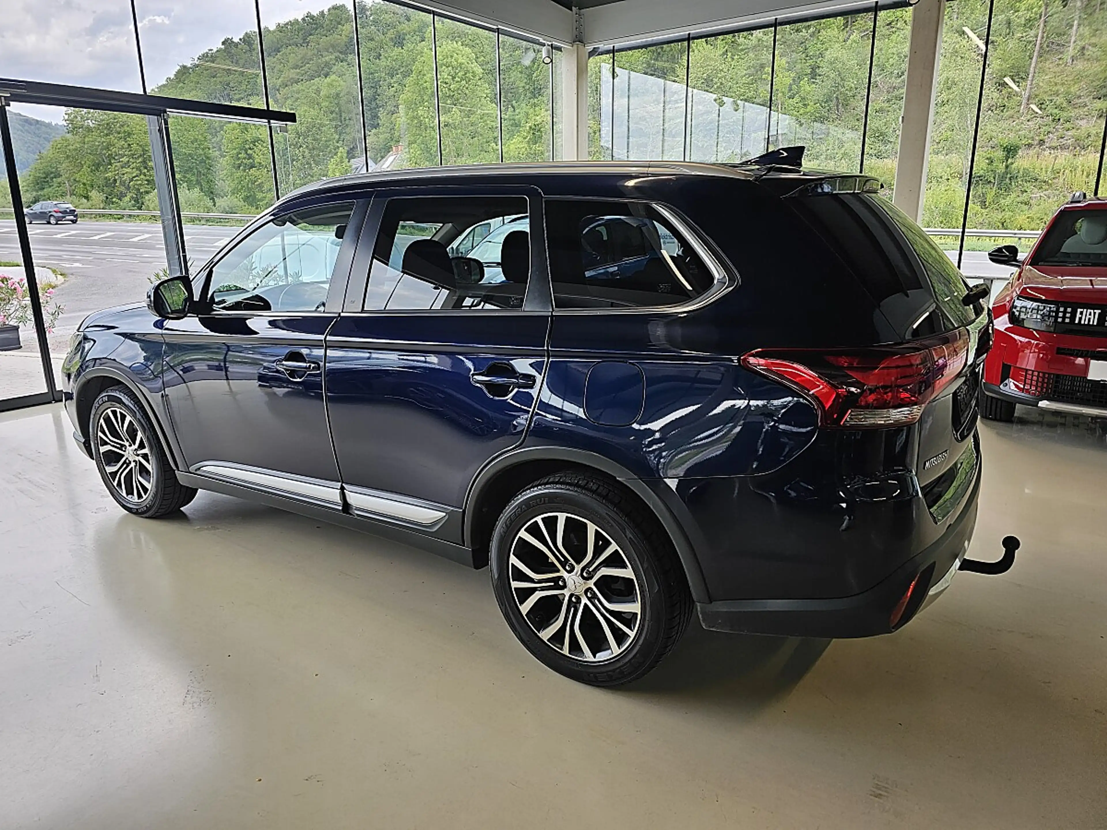 Mitsubishi Outlander 2,2 DI-D Intense+ Connect Aut. — photo 5