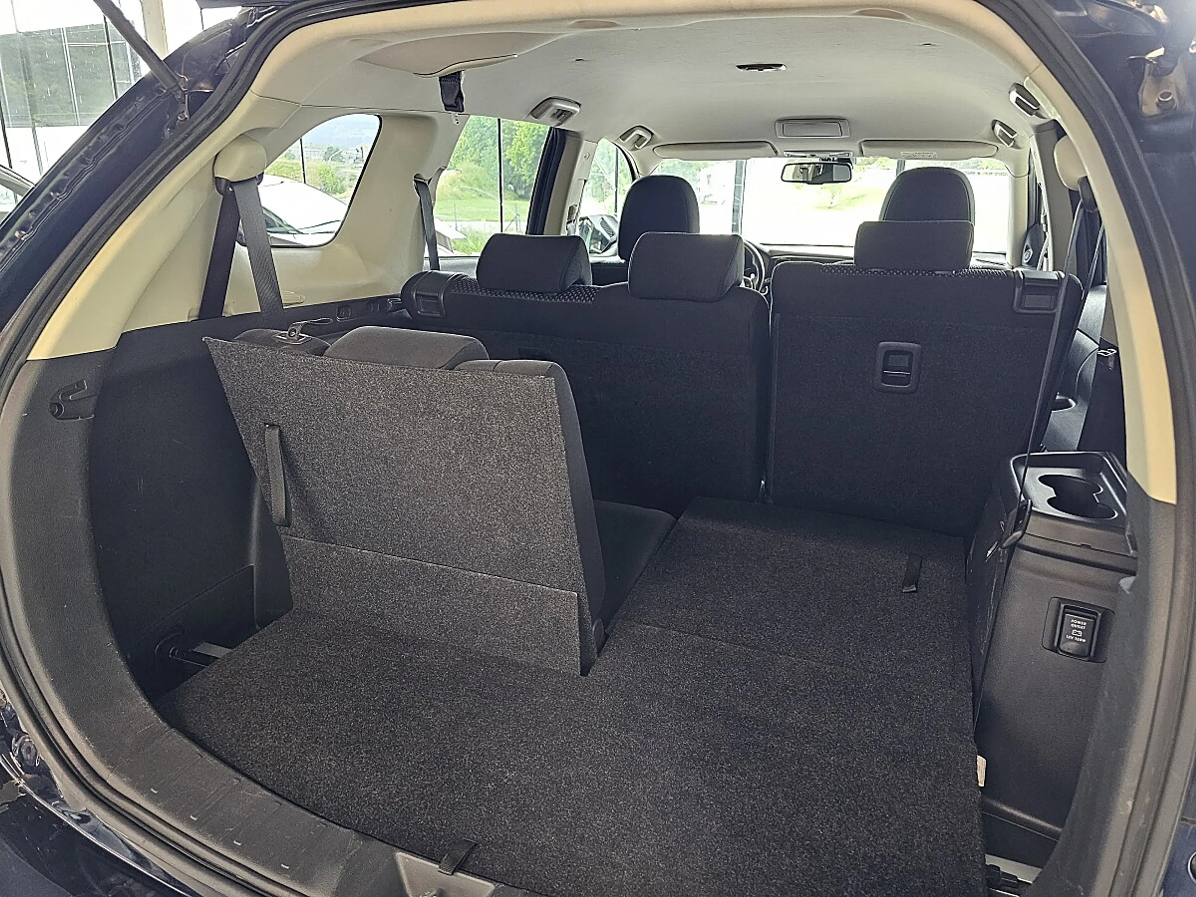 Mitsubishi Outlander 2,2 DI-D Intense+ Connect Aut. — photo 8