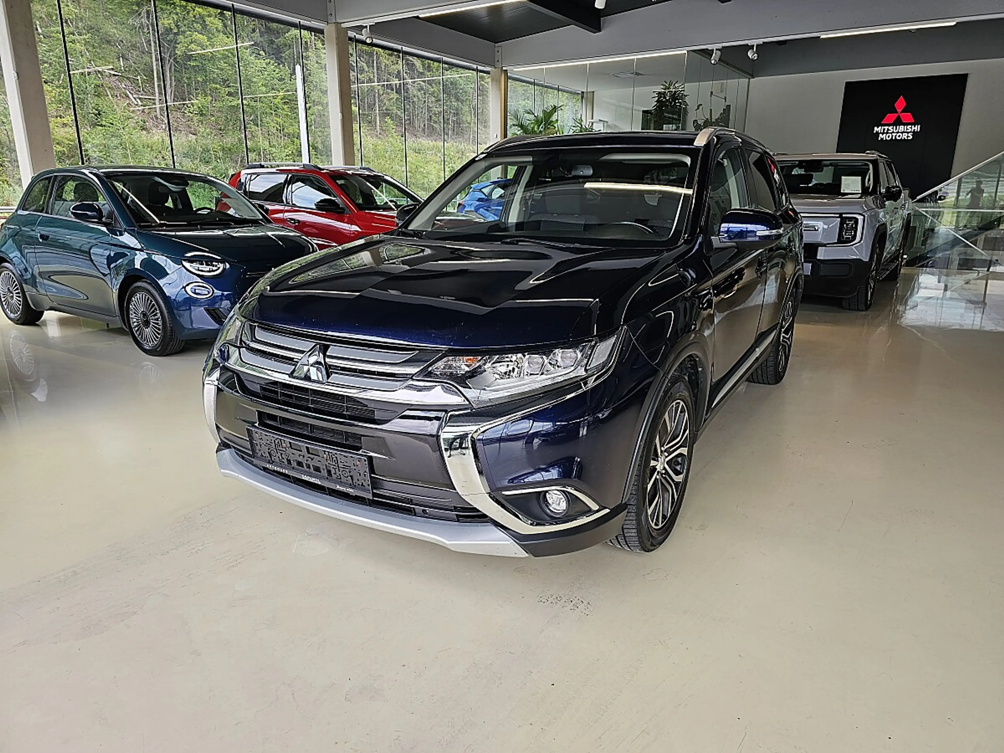 Mitsubishi Outlander 2,2 DI-D Intense+ Connect Aut.