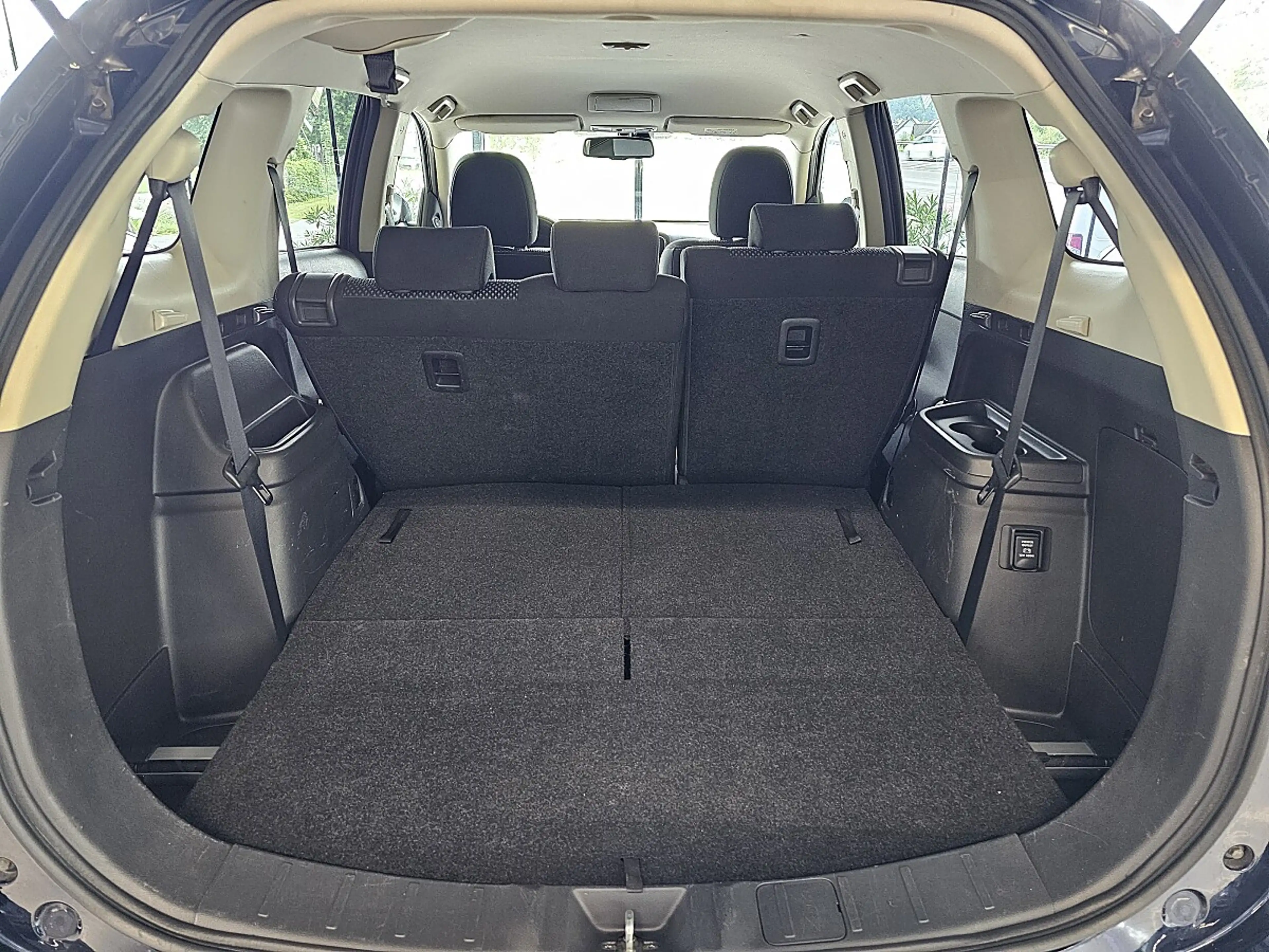 Mitsubishi Outlander 2,2 DI-D Intense+ Connect Aut. — photo 7