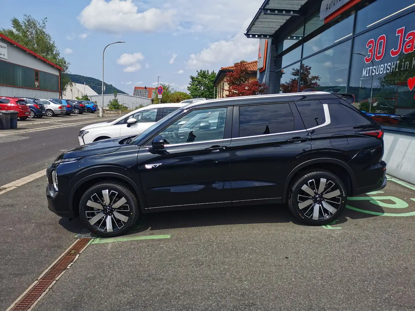 Mitsubishi Outlander 2.4L PHEV Intro - bis 8 Jahre Garantie Noir - 2