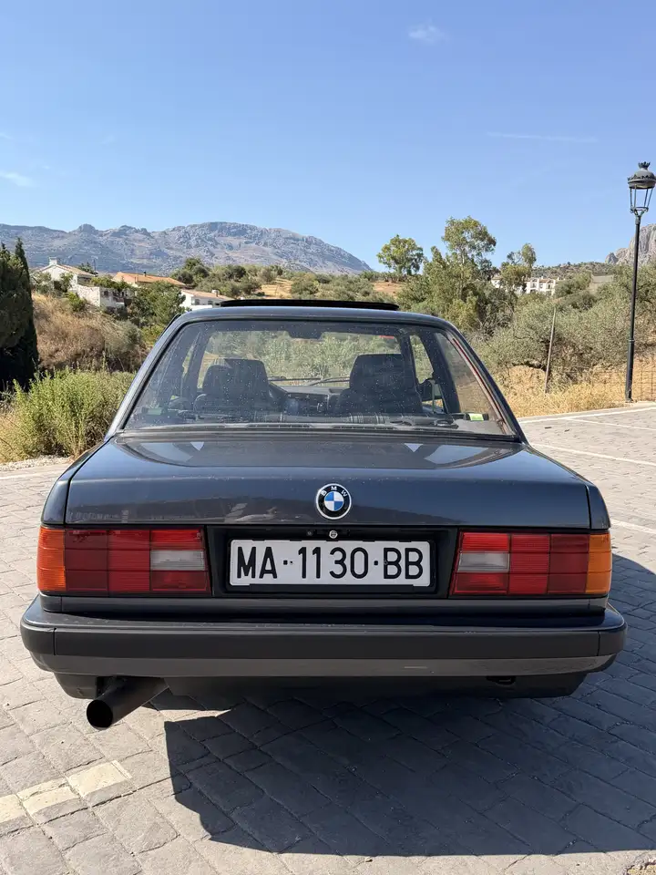 BMW 318i S, foto 2