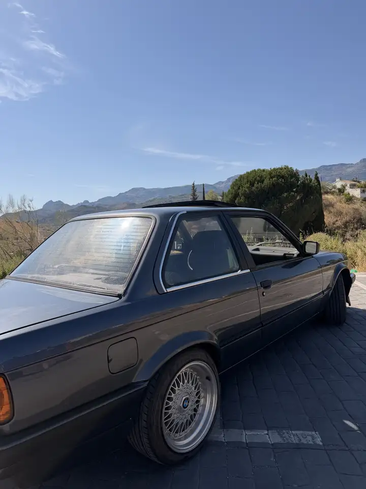 BMW 318i S, foto 3