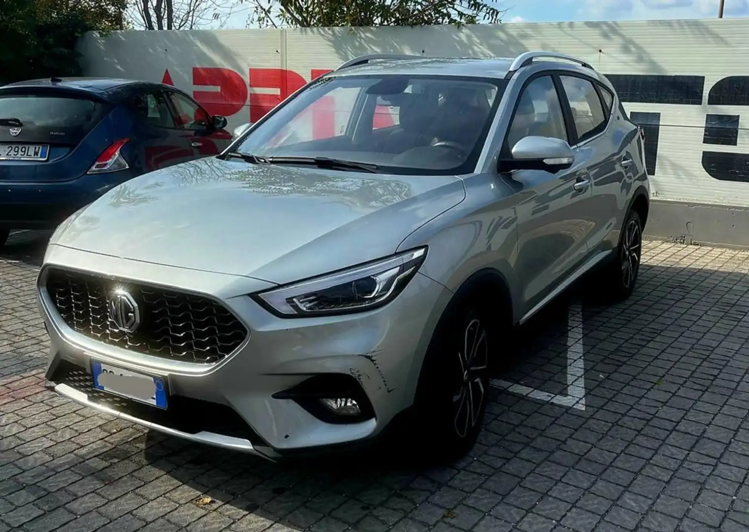 MG ZS 1.5 VTi-tech Luxury Silber - 1