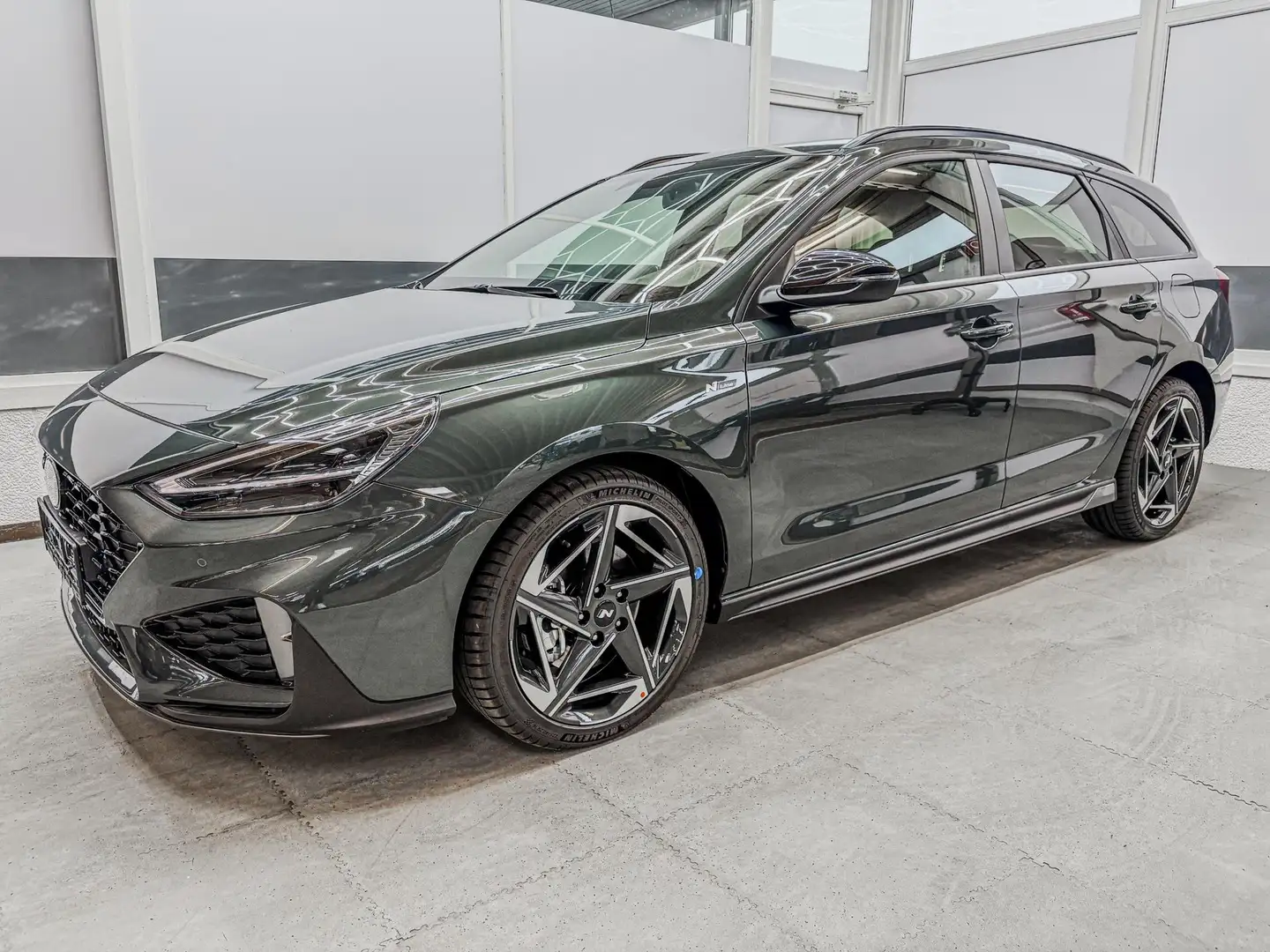 Hyundai i30 Kombi IMPRESSION DCT N-LINE ACC NAVI RFK WP 1.5... Verde - 1