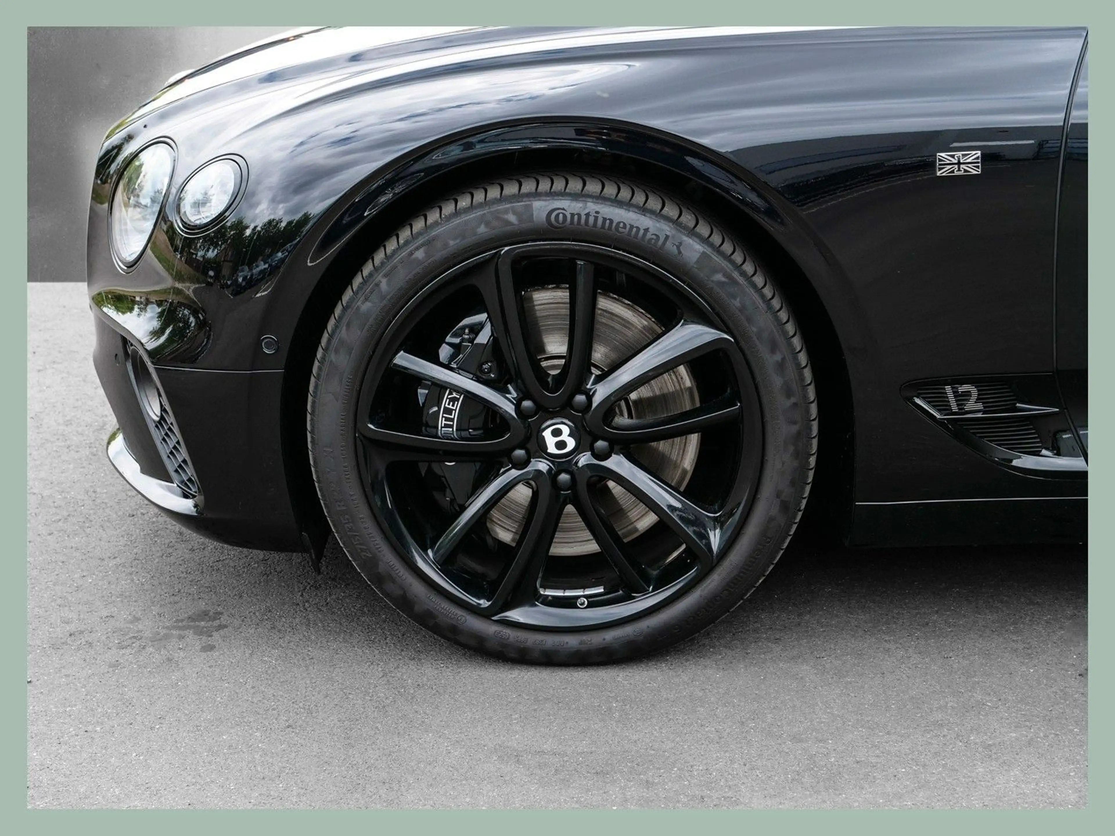 Bentley Continental GTC W12 // BENTLEY DÜSSELDORF — photo 11
