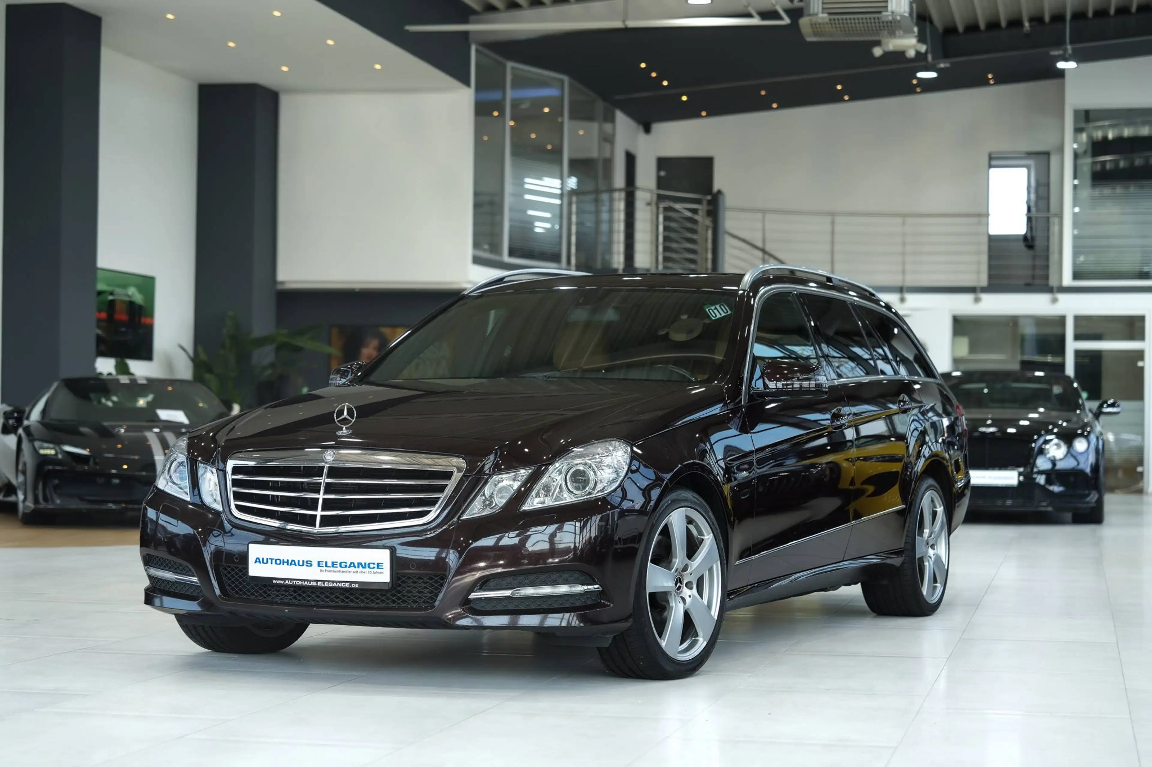 Mercedes-Benz E 250 T-Modell BlueEfficiency*SPORT-PAKET*LUFT.F