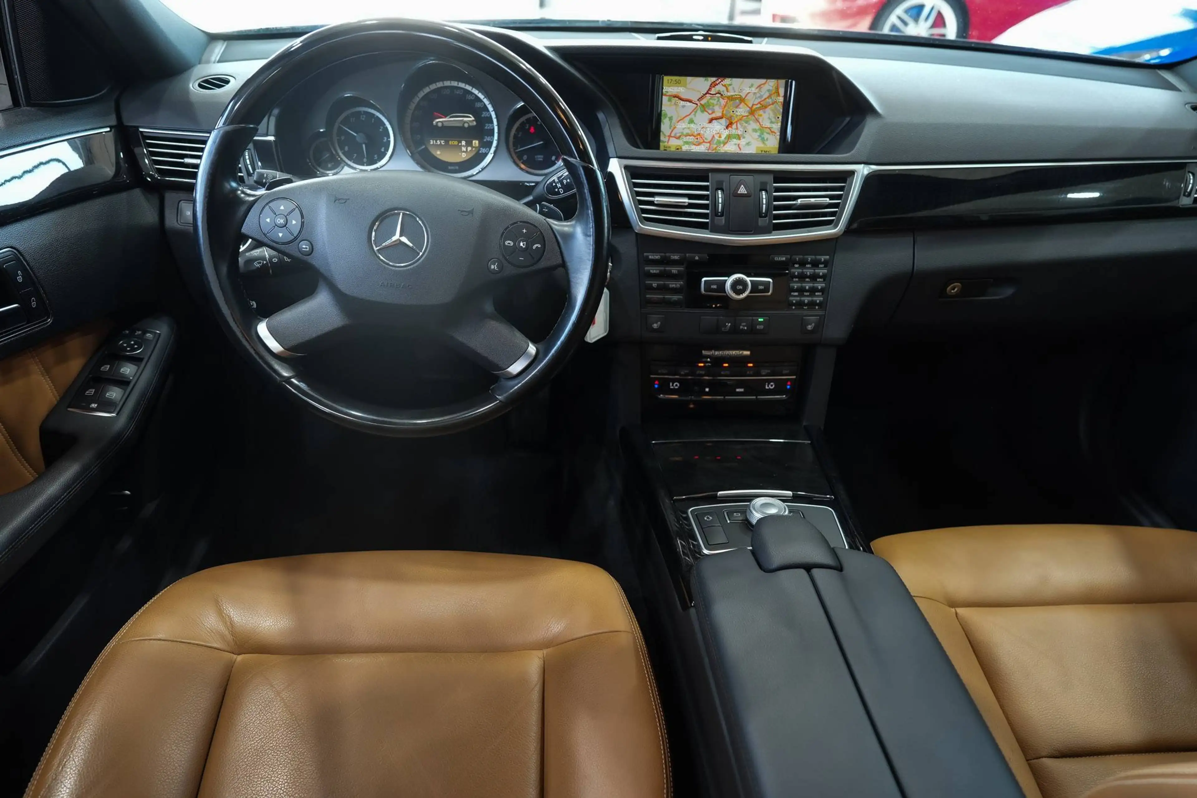 Mercedes-Benz E 250 T-Modell BlueEfficiency*SPORT-PAKET*LUFT.F — photo 12