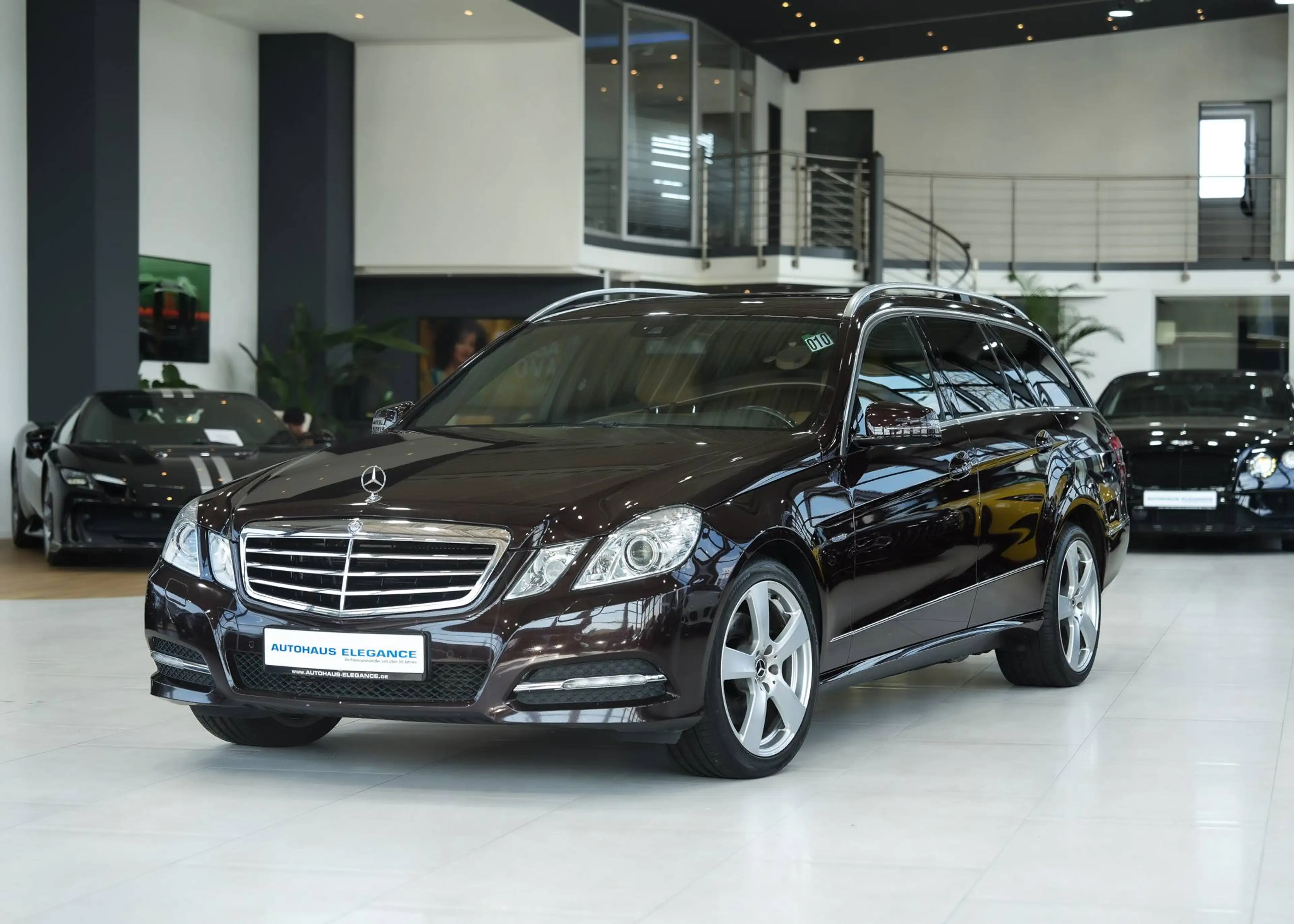 Mercedes-Benz E 250 T-Modell BlueEfficiency*SPORT-PAKET*LUFT.F — photo 7