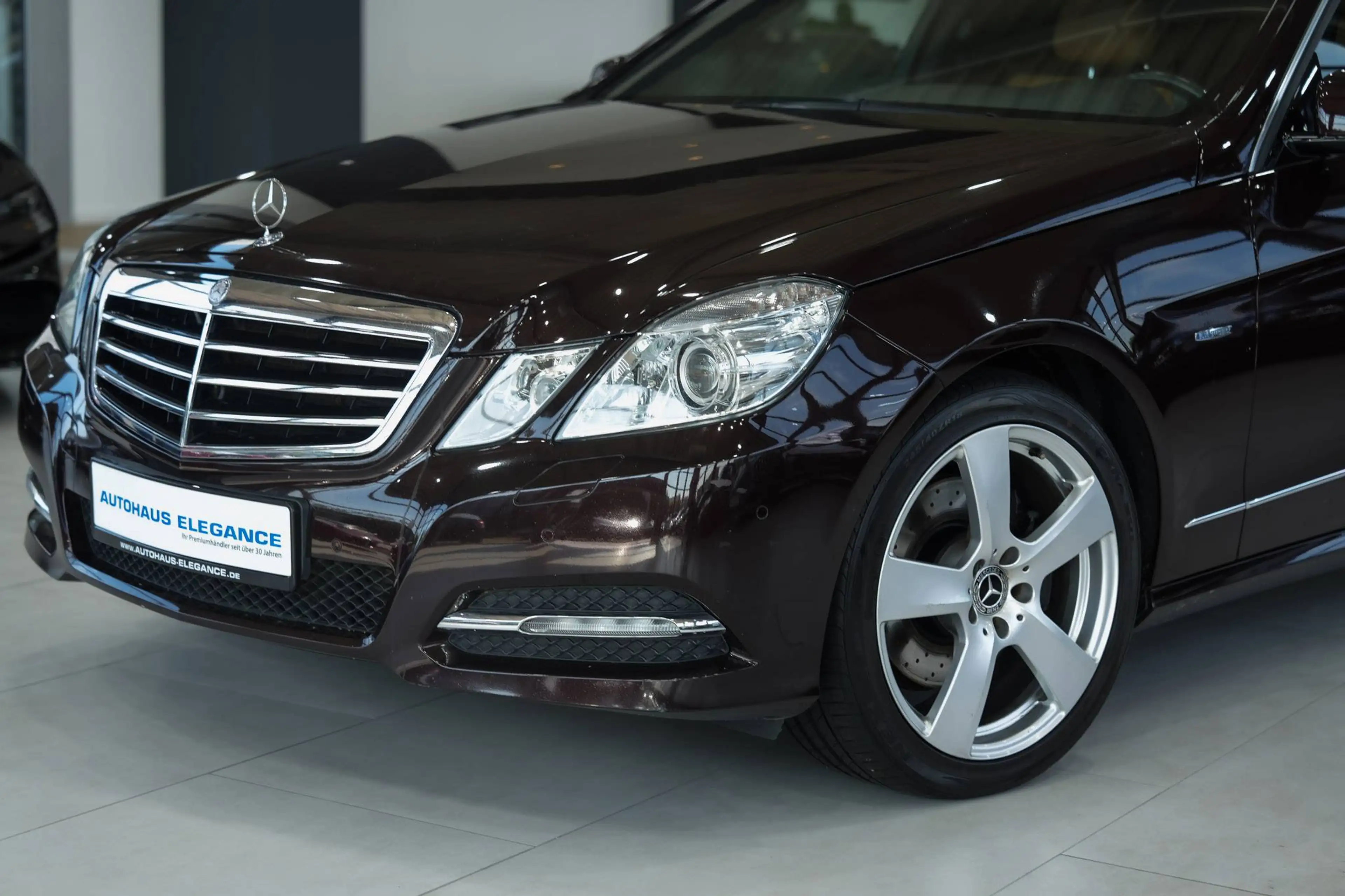 Mercedes-Benz E 250 T-Modell BlueEfficiency*SPORT-PAKET*LUFT.F — photo 8