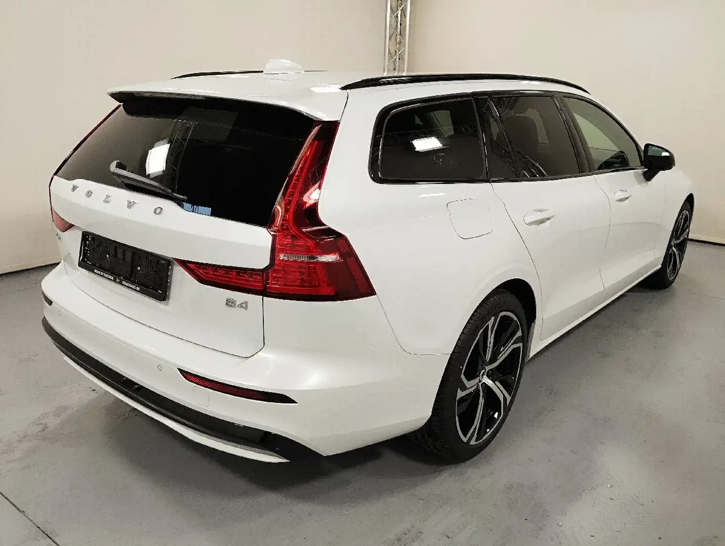 Volvo V60 B4 Diesel Plus Dark harman/kardon Thors-Hammer Blanc - 2