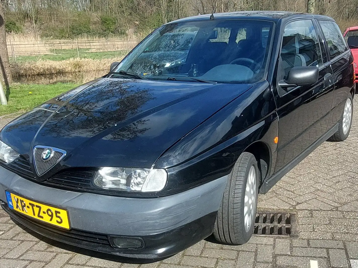 Alfa Romeo 147 147 1.6-16V T.Spark L Zwart - 1