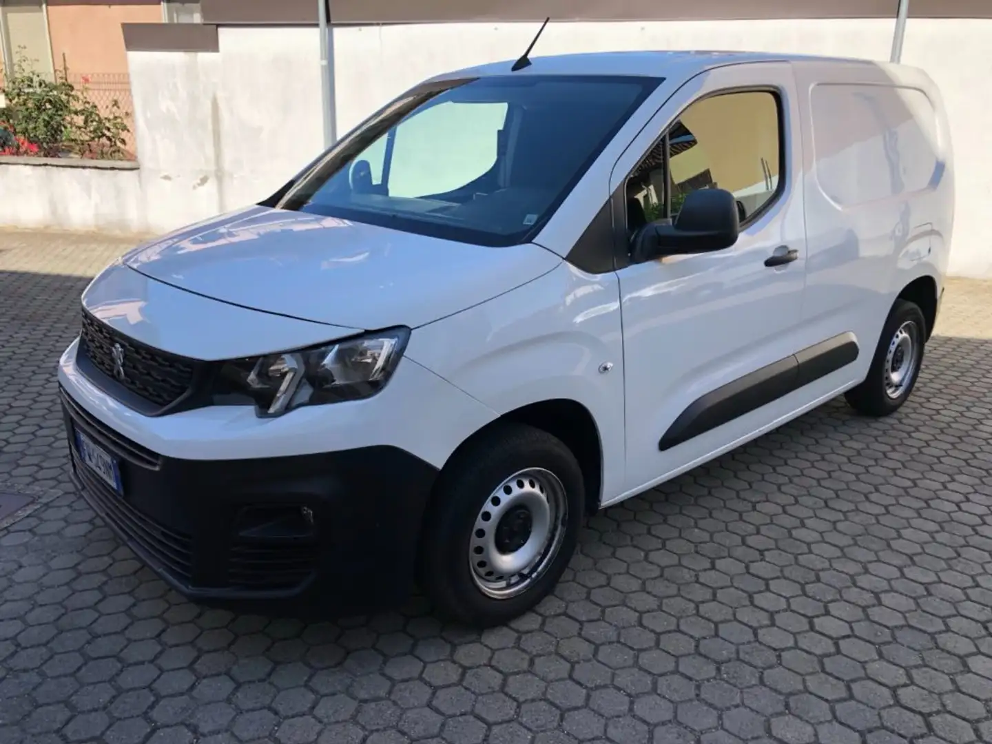Peugeot Partner BlueHDi 75 PC Furgone 3 posti Bianco - 2