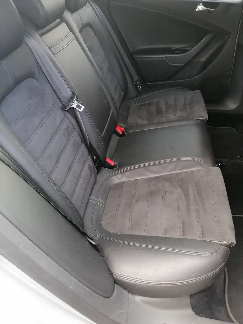 Volkswagen Passat Variant Passat Variant 2.0 TDI DPF DSG Highline Silber - 2