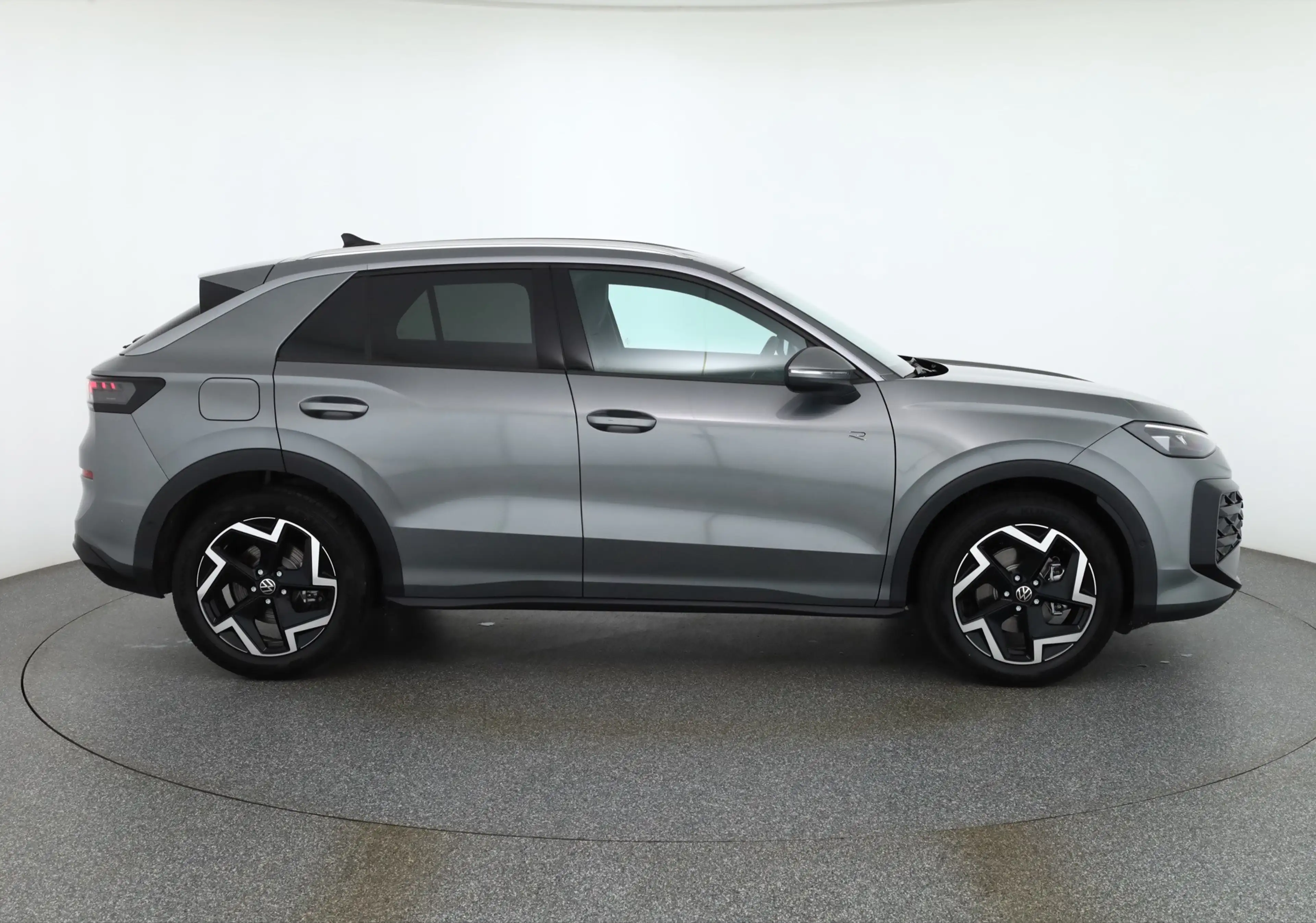 Volkswagen T-Roc R-Line 1.5 eTSI DSG n.Modell LED ACC AHK — photo 6