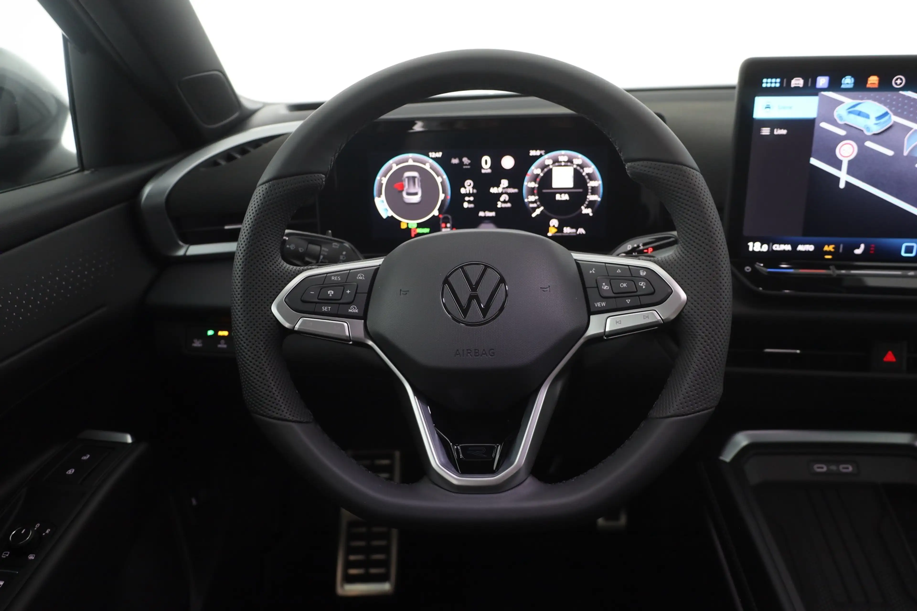 Volkswagen T-Roc R-Line 1.5 eTSI DSG n.Modell LED ACC AHK — photo 13