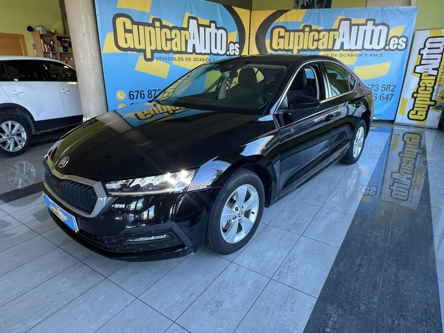 Skoda Octavia 1.5 TSI MHEV Style DSG Negro - 1