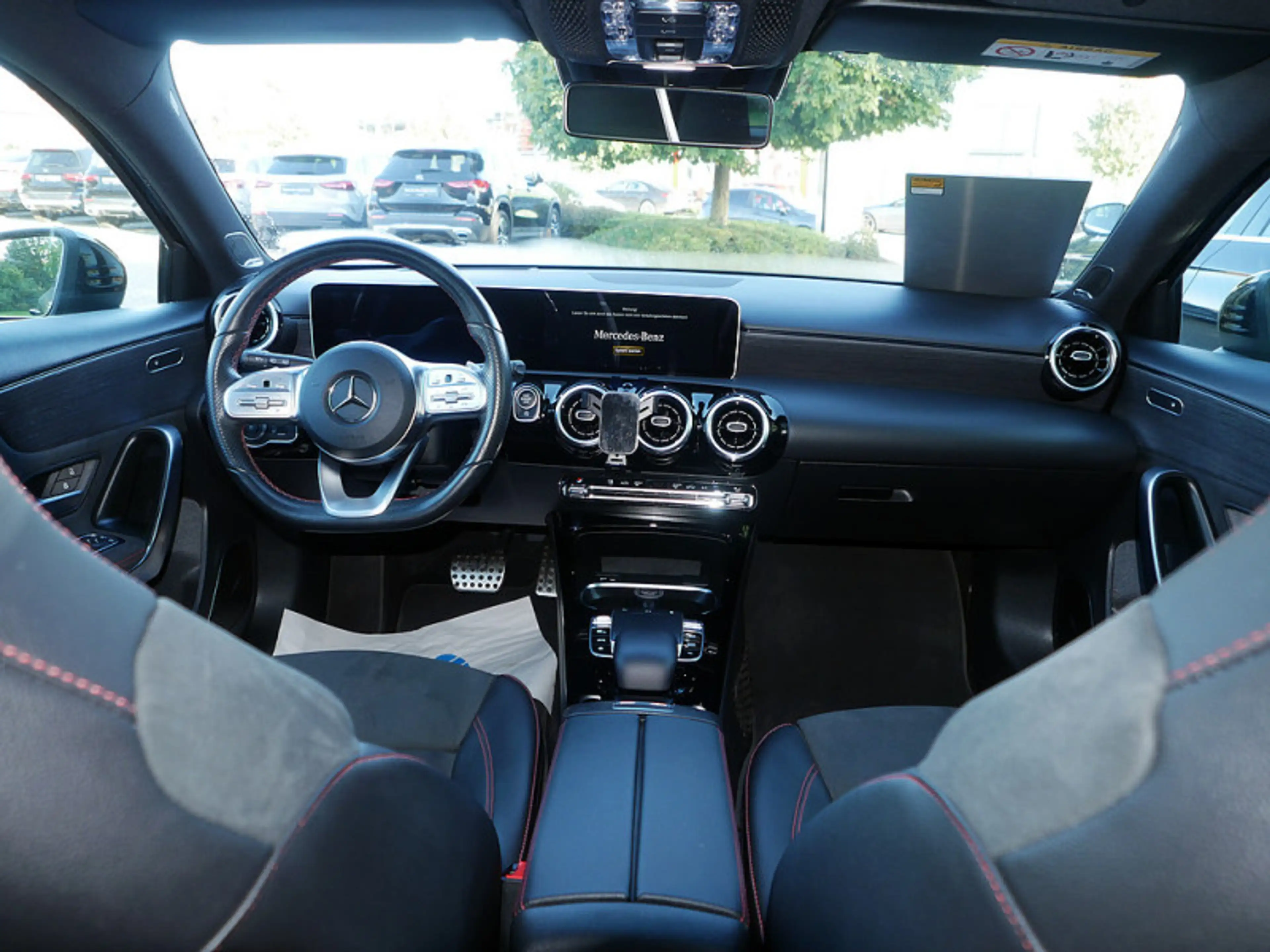 Mercedes-Benz A 250 4M AMG BURM NIGHT PREMIUM MULTI DISTR PANO — photo 8