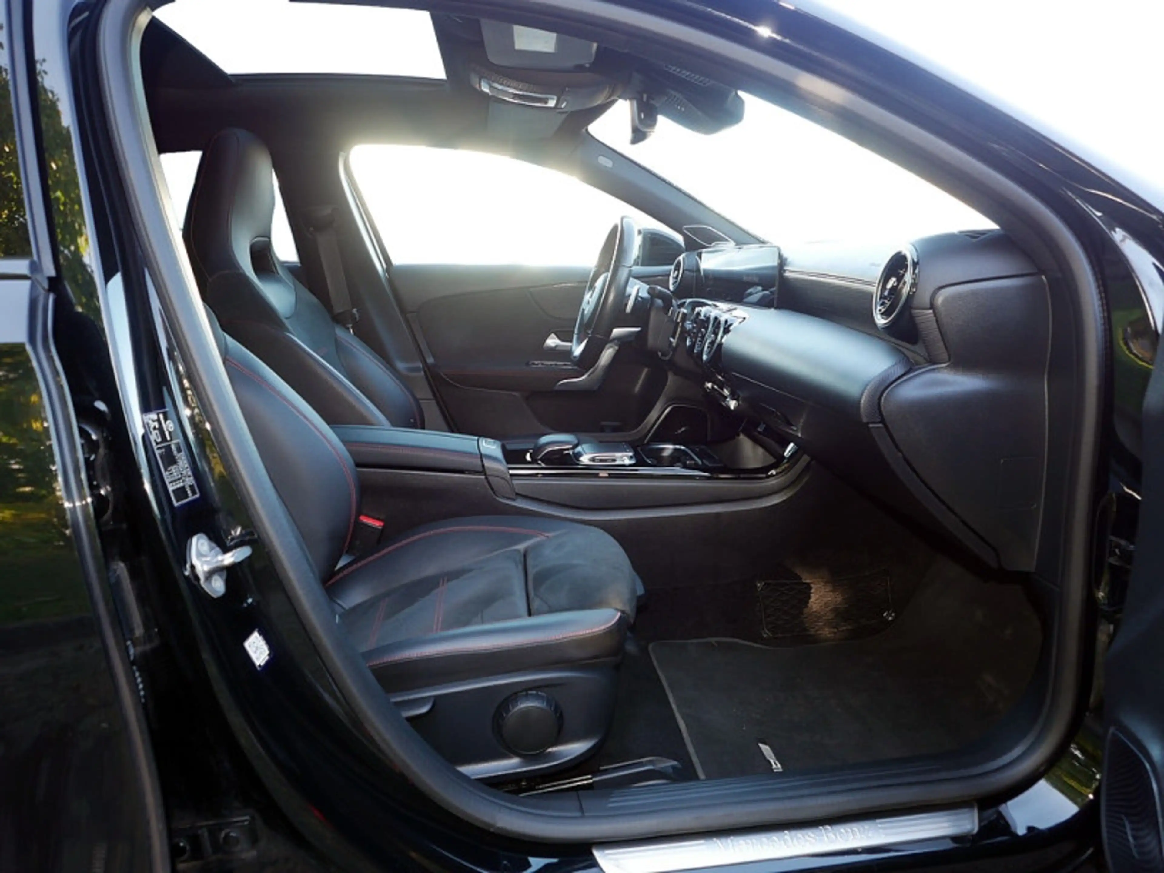 Mercedes-Benz A 250 4M AMG BURM NIGHT PREMIUM MULTI DISTR PANO — photo 6