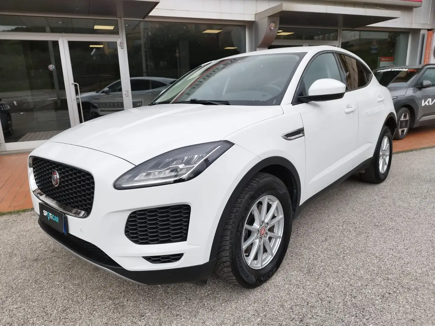 Jaguar E-Pace 2.0D 150 CV AWD aut. SE Bianco - 2