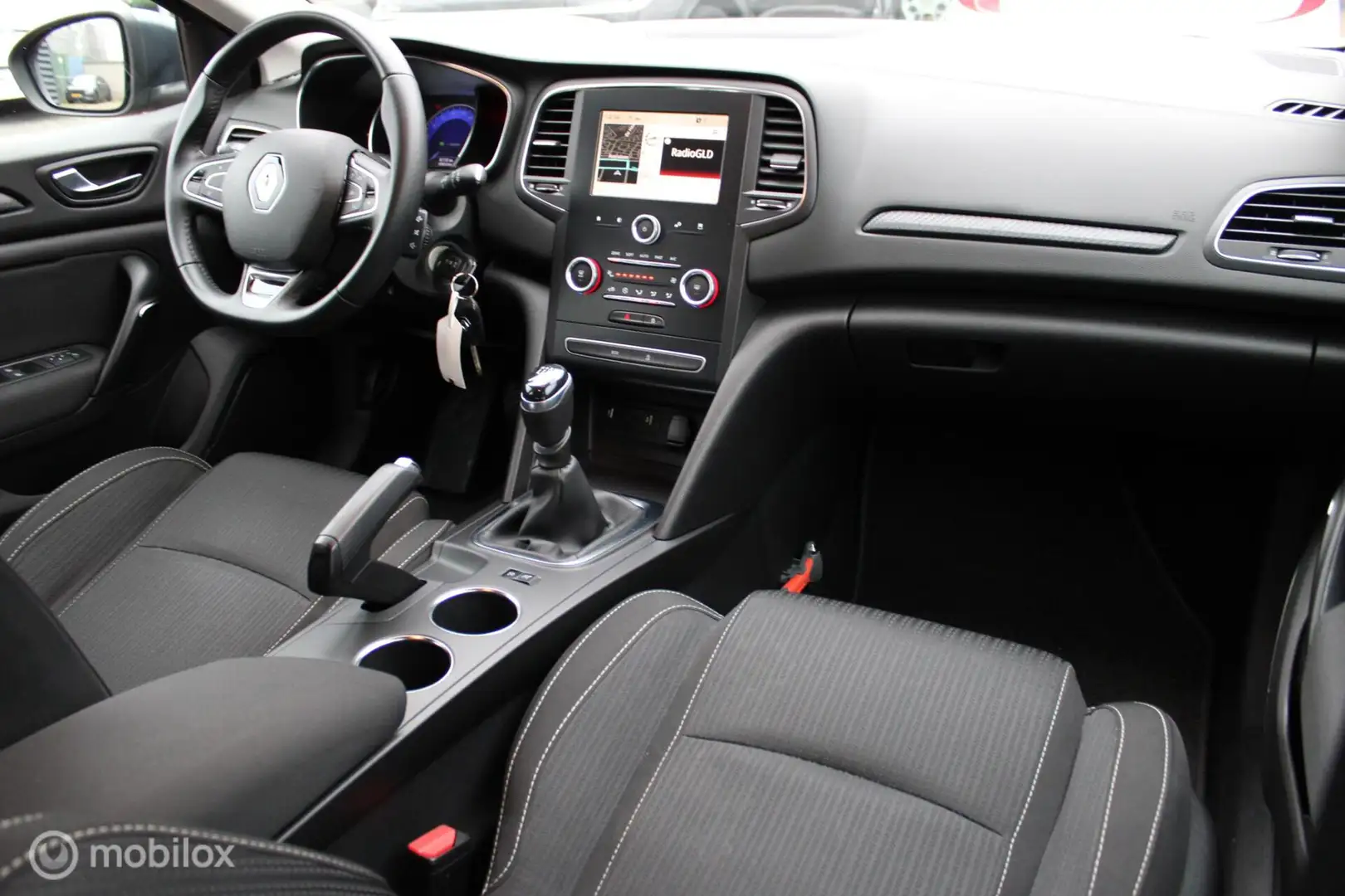 Renault Megane Estate 1.3 TCe Zen, Pdc, Navi, Cruise, App connect Grau - 2