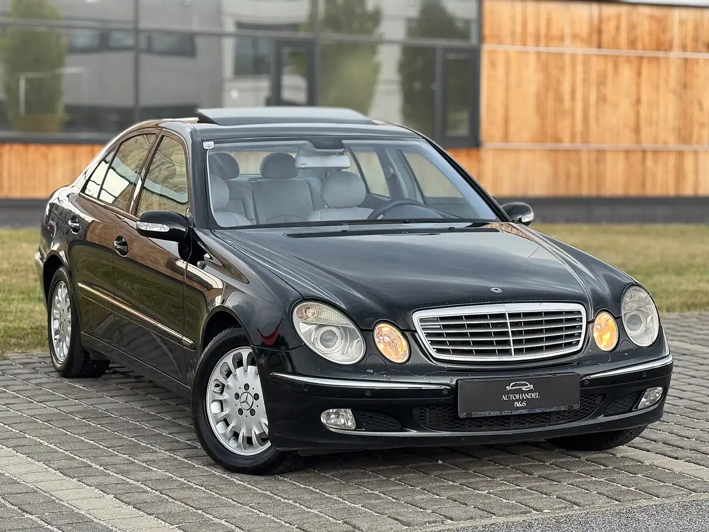Mercedes-Benz E 320 Elegance CDI Aut. Schwarz - 1