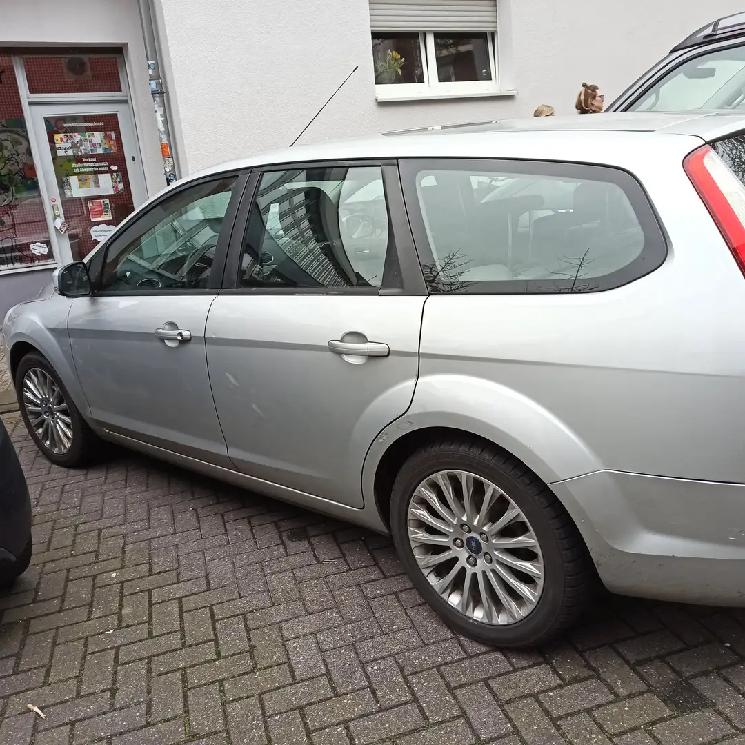 Ford Focus Focus Turnier 1.6 TDCi DPF, Turnier Style+ Silber - 1