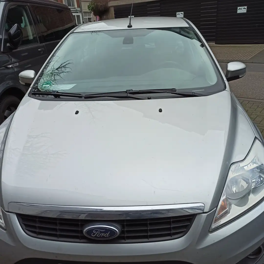 Ford Focus Focus Turnier 1.6 TDCi DPF, Turnier Style+ Silber - 2