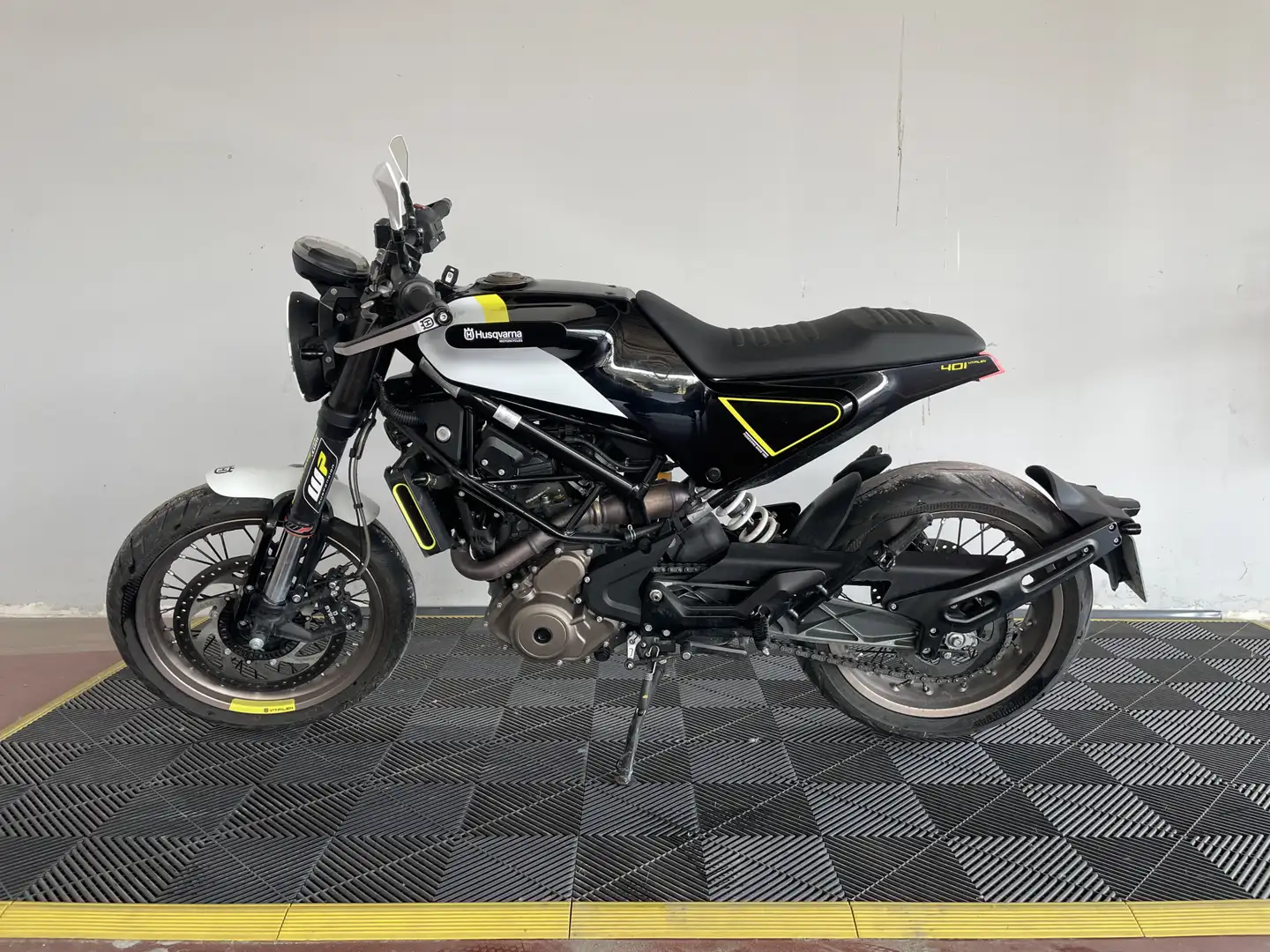 Husqvarna 701 Enduro - 1