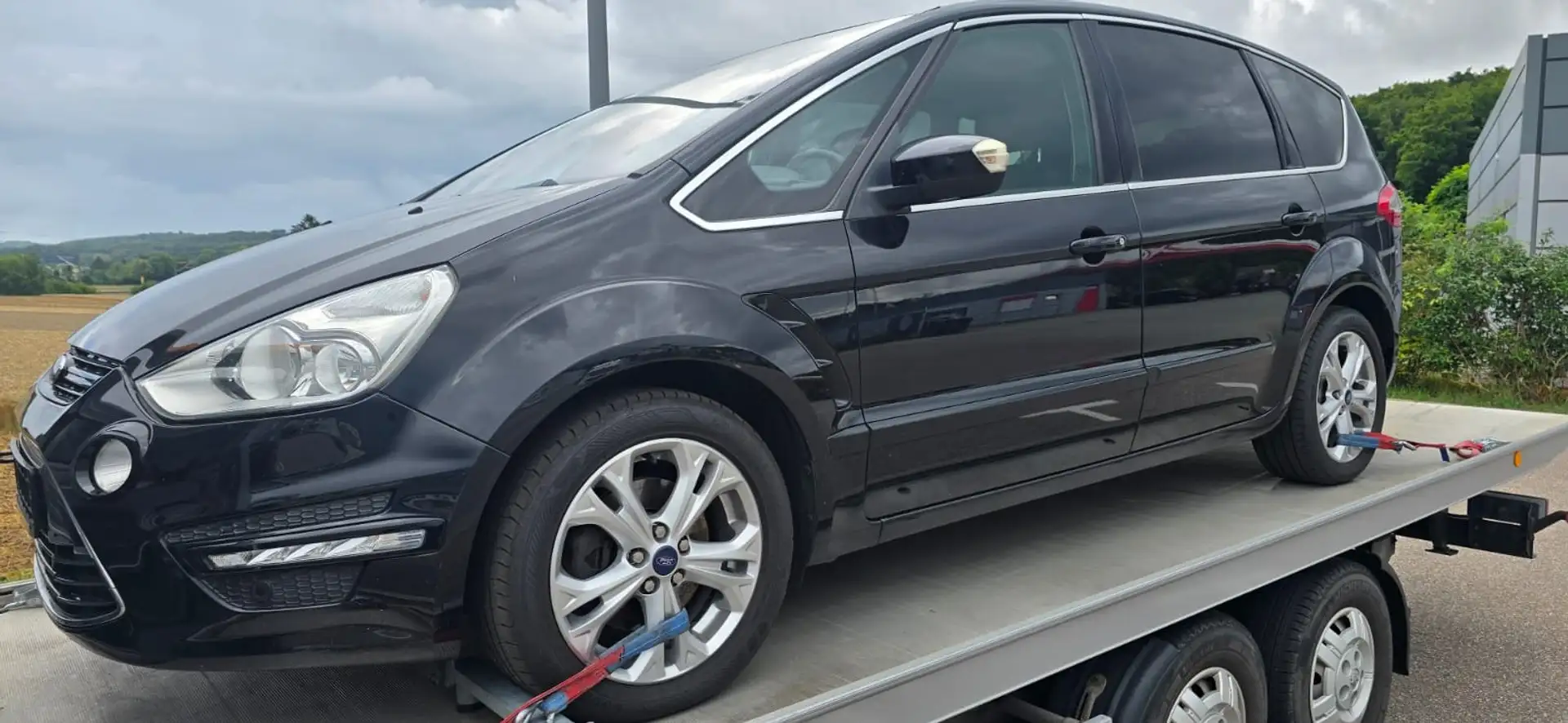 Ford S-Max Titanium . Schwarz - 1