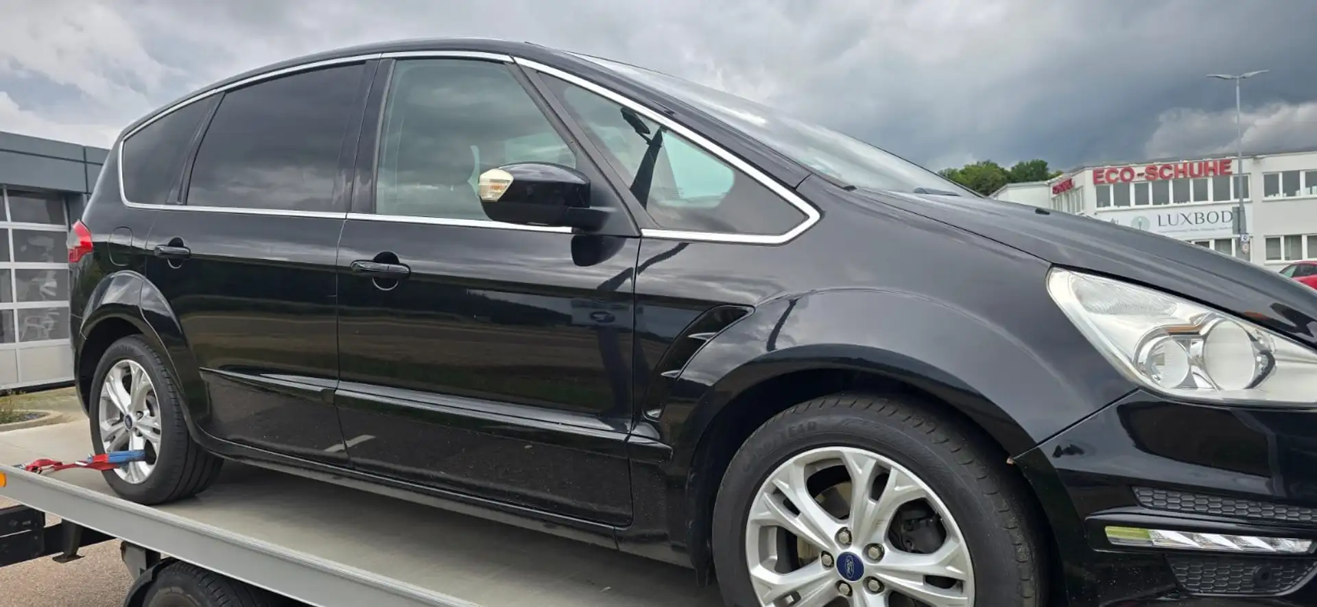 Ford S-Max Titanium . Schwarz - 2