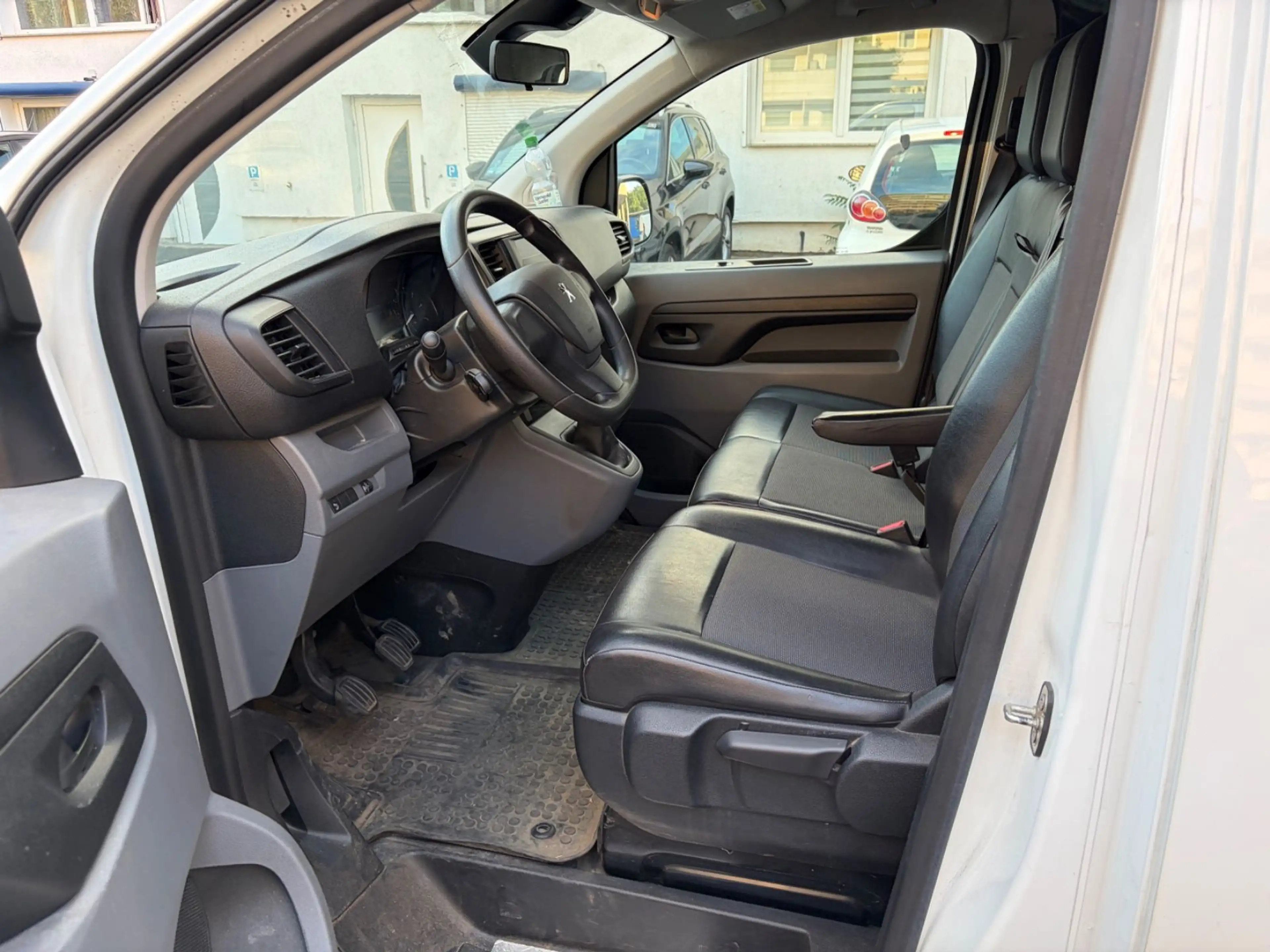 Peugeot Expert 1.5 BLUE HDI 120 *PDC Klima 1.Hand* — photo 6