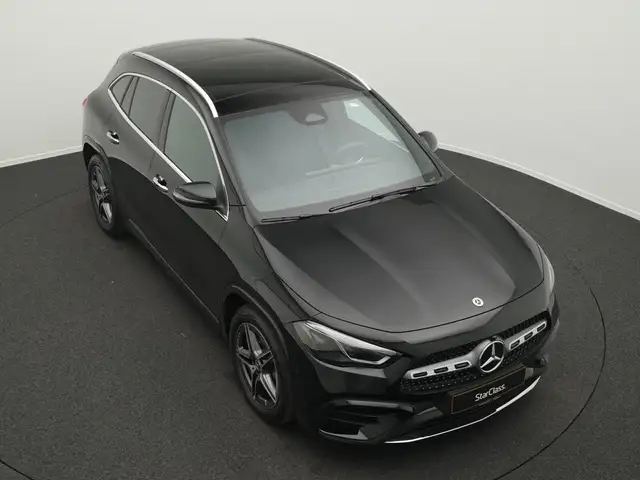 Mercedes-Benz GLA view 12