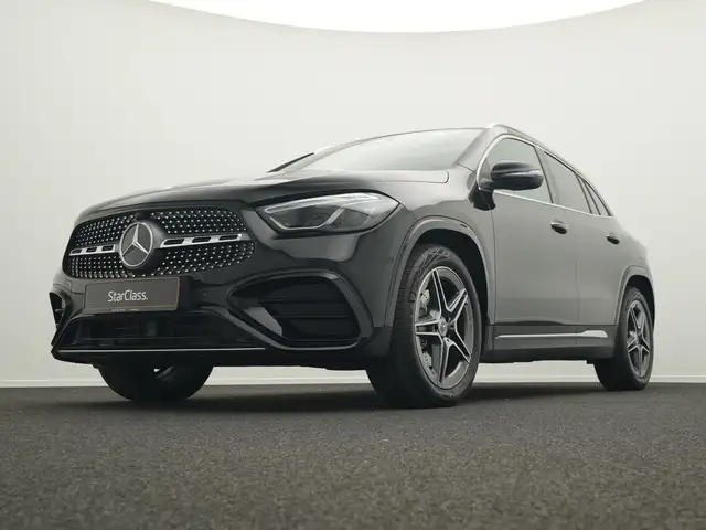 Mercedes-Benz GLA view 10