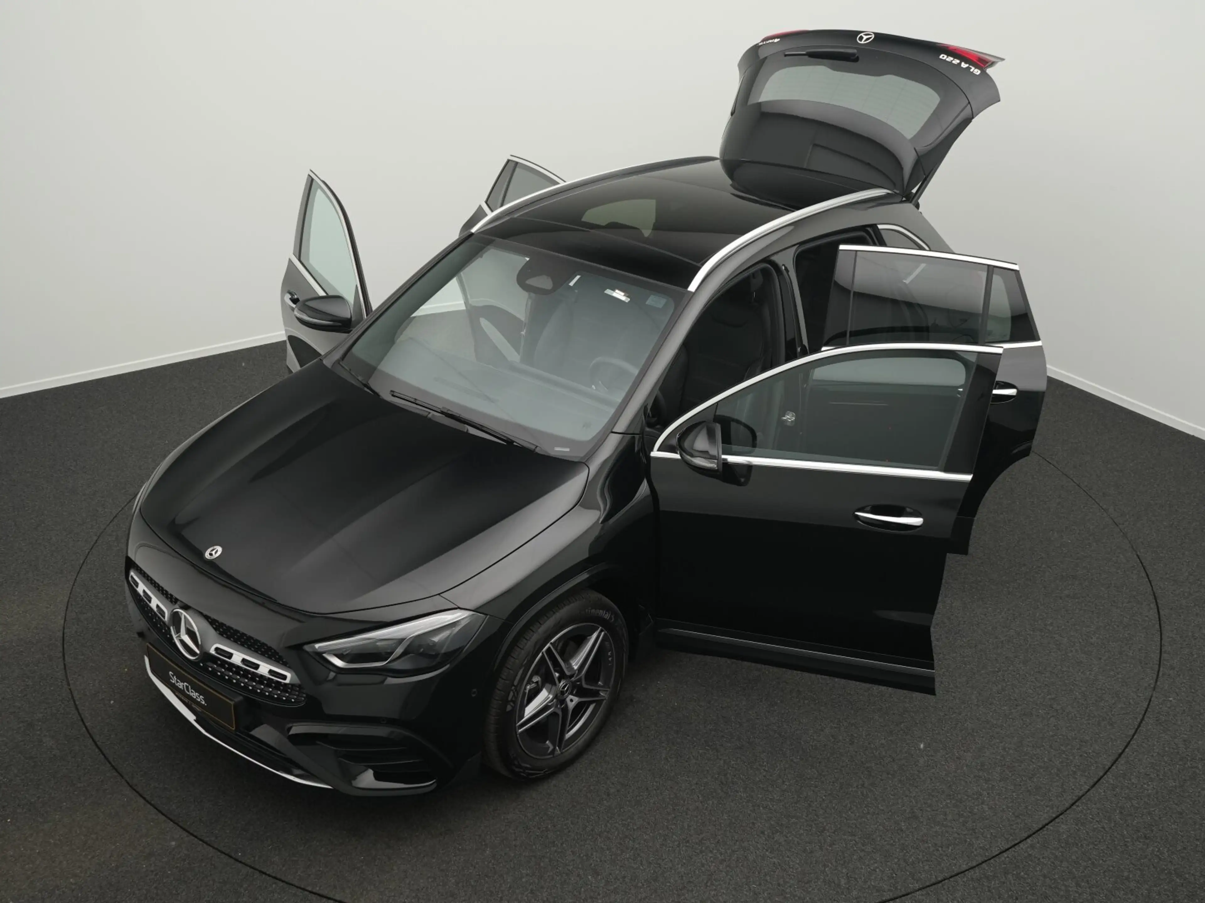 Mercedes-Benz GLA 220 GLA 220 4MATIC Multi+Pano+AHK+Handsfree AMG Line — photo 14