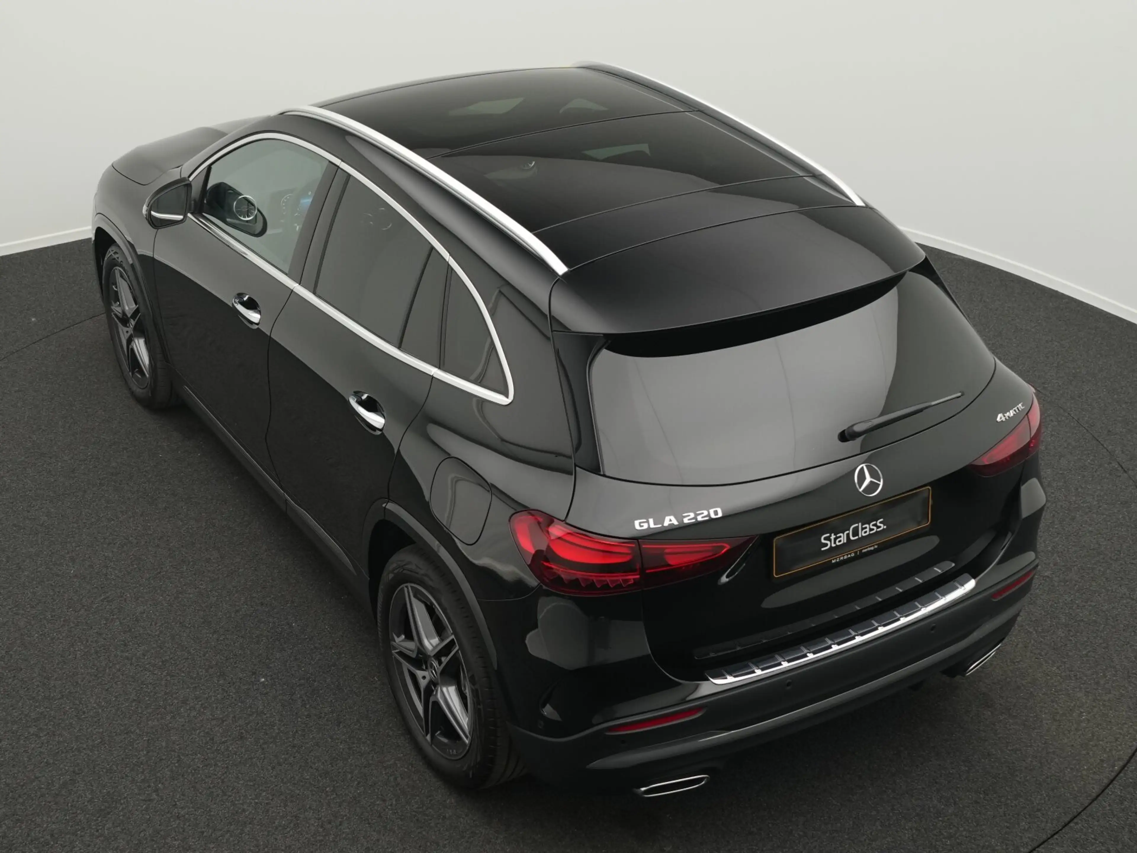 Mercedes-Benz GLA 220 GLA 220 4MATIC Multi+Pano+AHK+Handsfree AMG Line — photo 13
