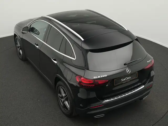 Mercedes-Benz GLA view 13