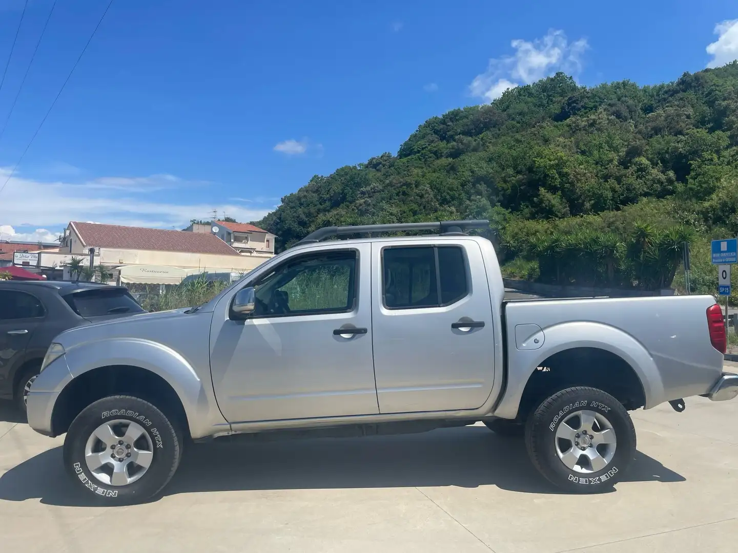 Nissan Navara Navara d.cab 2.5 dci Sport 174cv Gri - 2