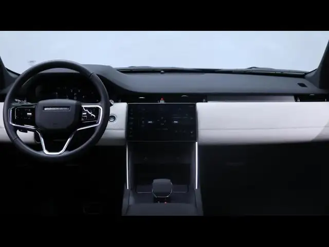 Land Rover Discovery Sport view 13