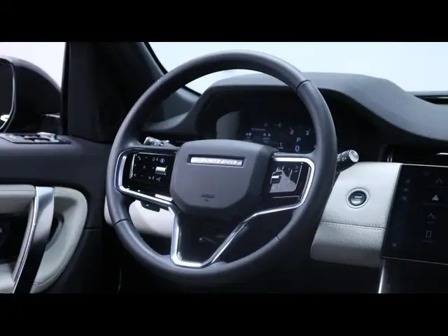 Land Rover Discovery Sport view 14