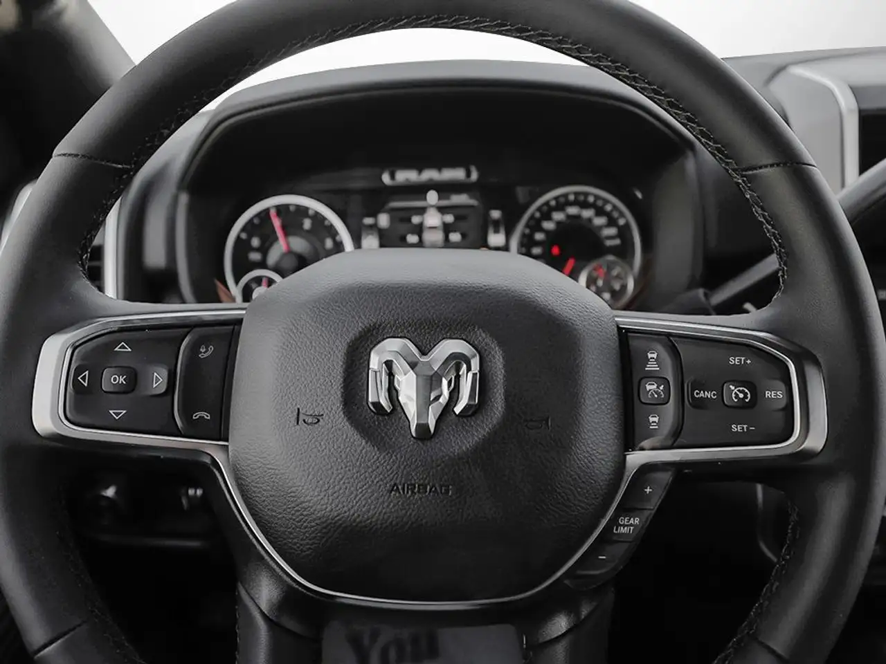 RAM 3500 снимка RAM 3500