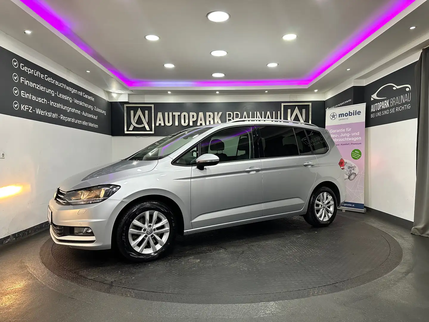 Volkswagen Touran 1.6 TDI Comfortline BMT *CARPLAY*ACC* Grau - 2