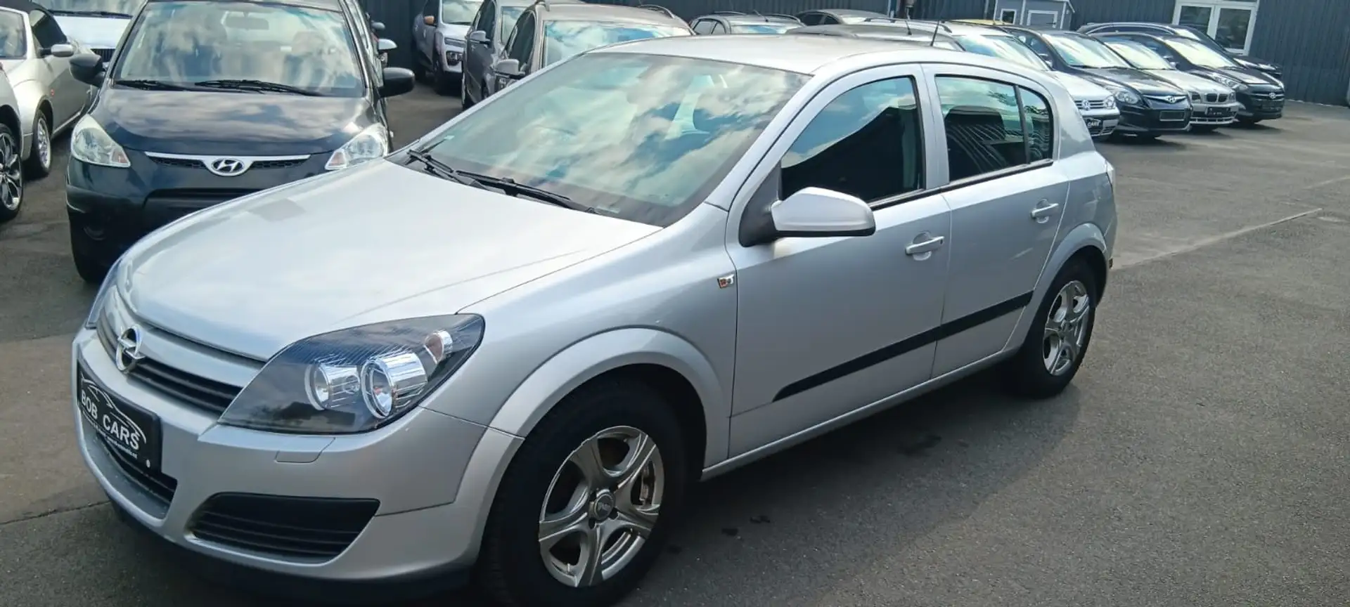 Opel Astra 1.6 Enjoy Schwarz - 1