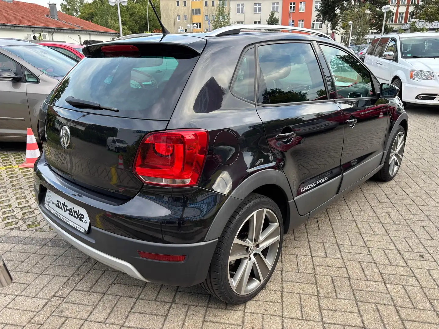 Volkswagen Polo 1.2 TSI CrossPolo Schwarz - 2